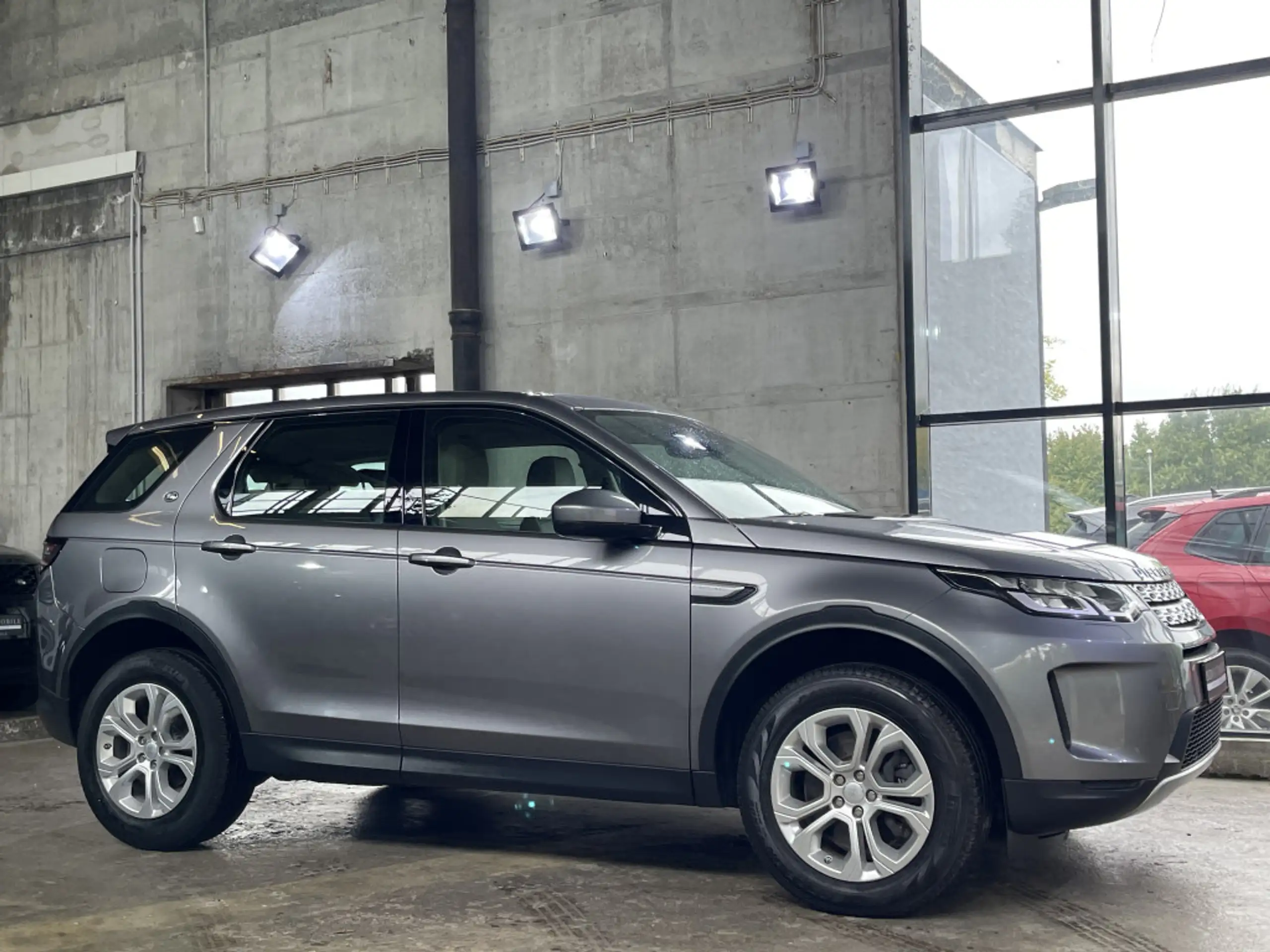 Land Rover - Discovery Sport