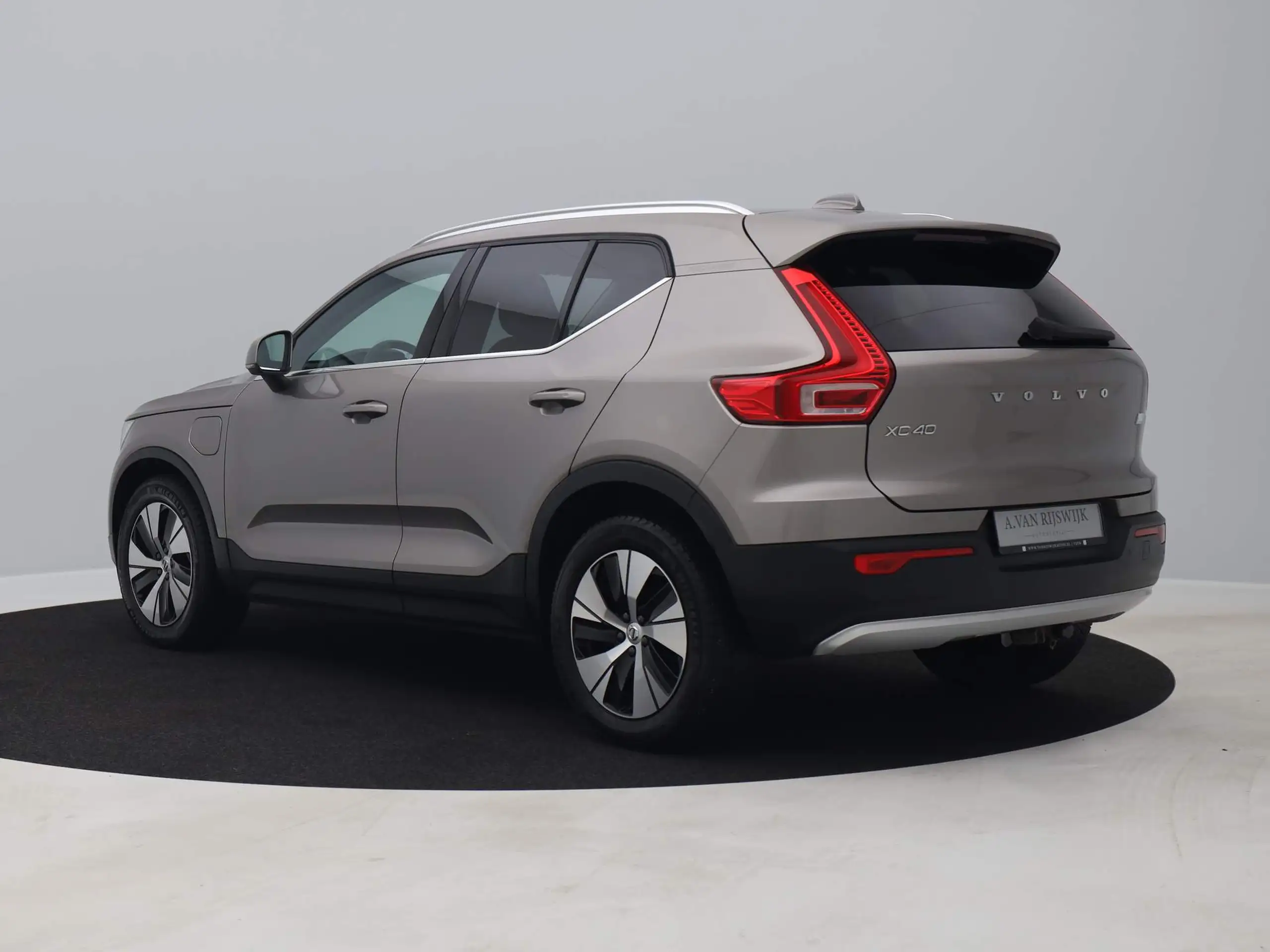 Volvo - XC40