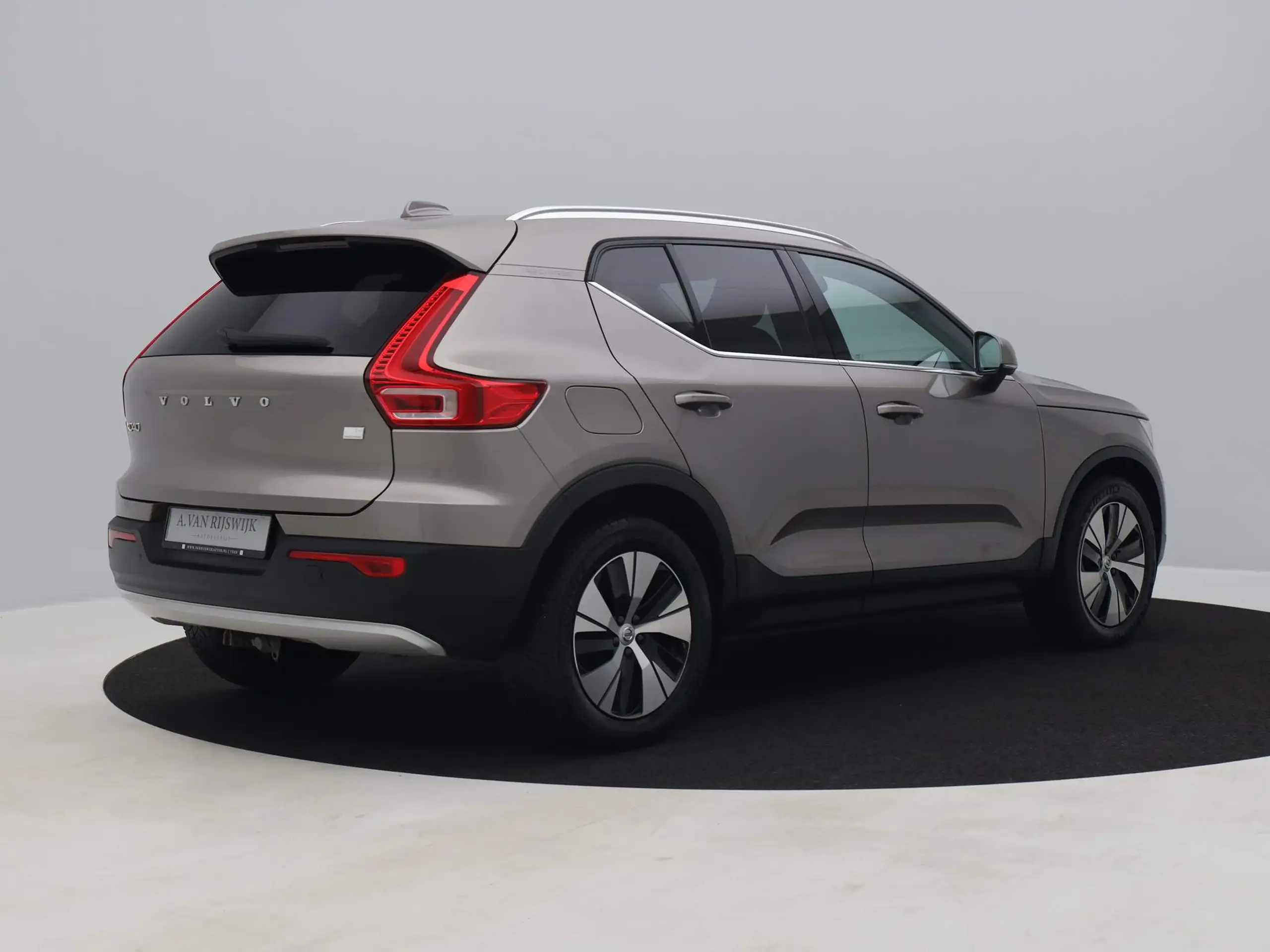 Volvo - XC40