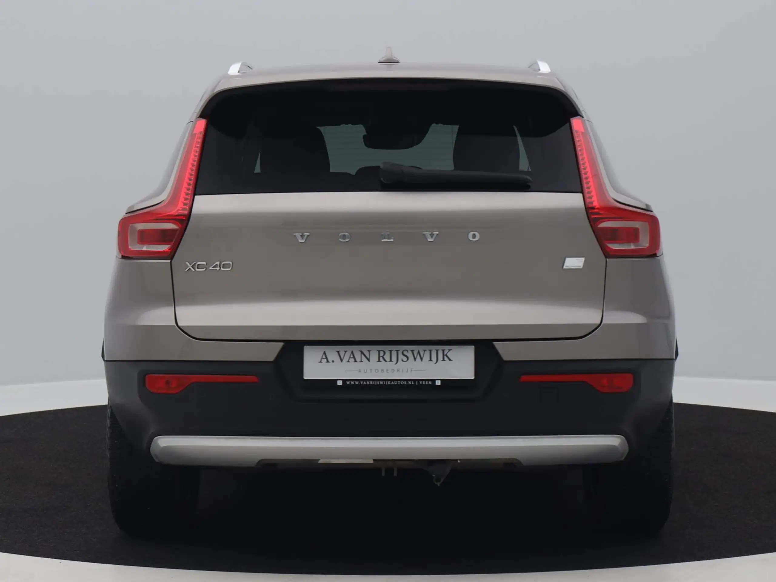 Volvo - XC40