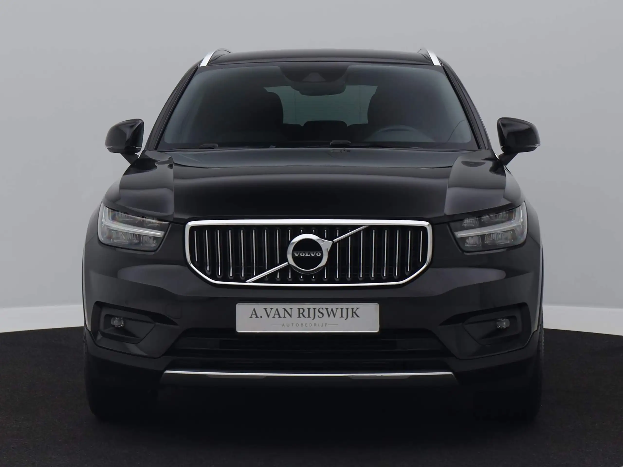 Volvo - XC40