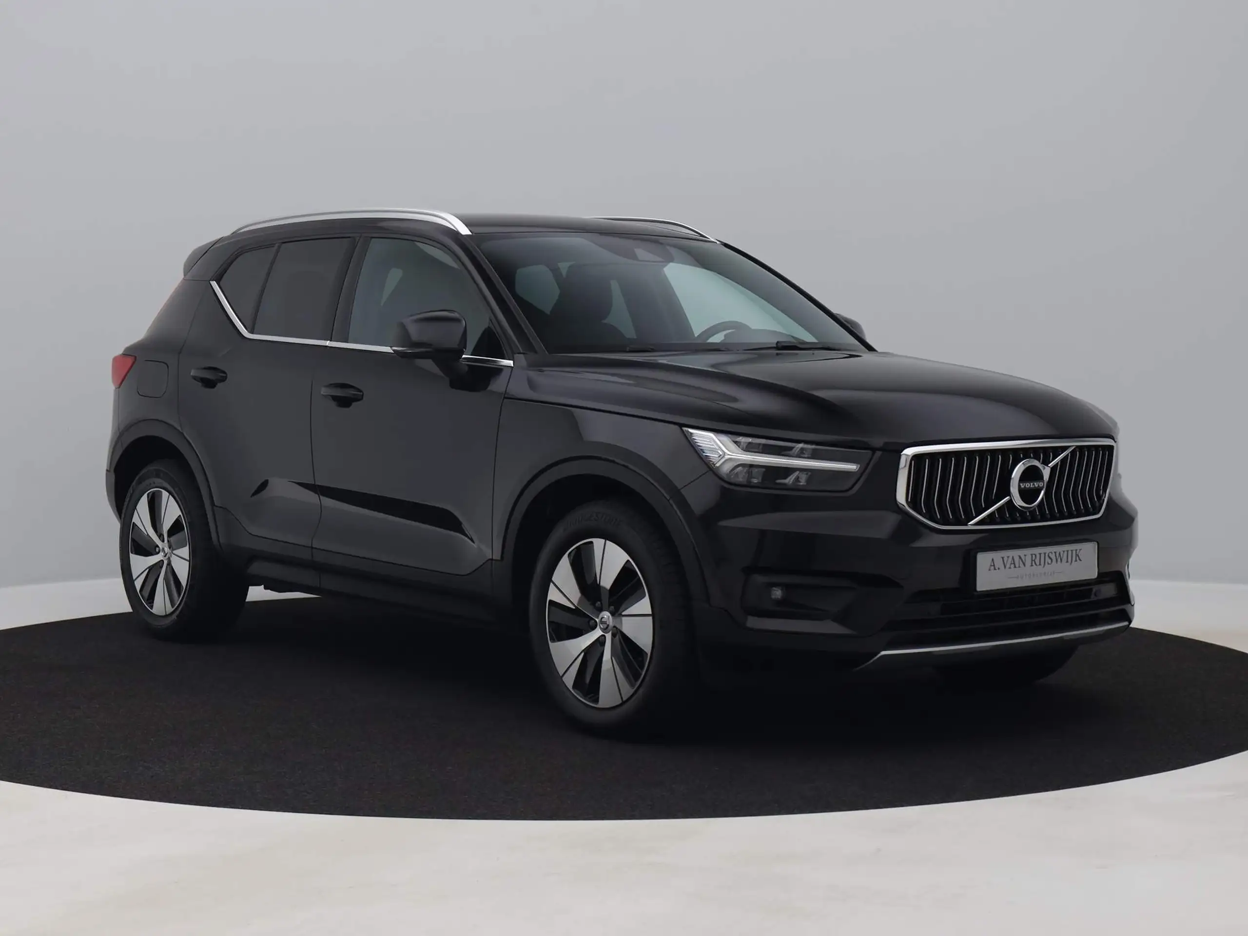 Volvo - XC40