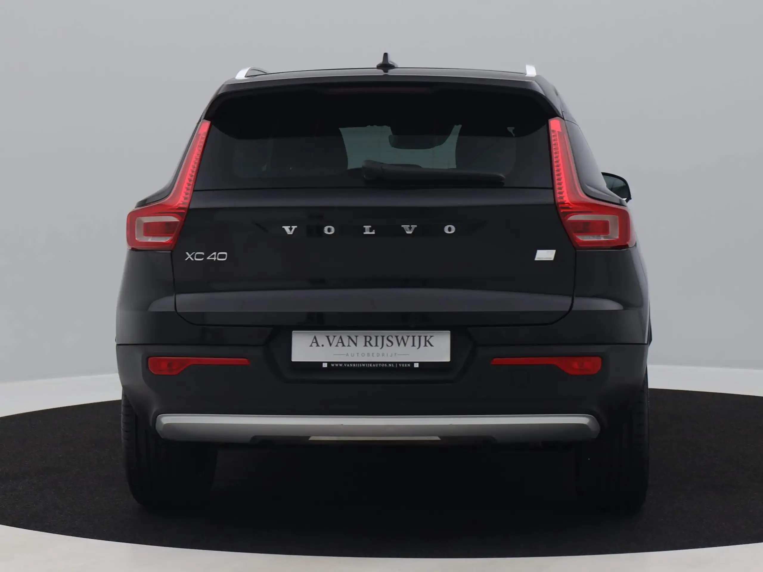 Volvo - XC40