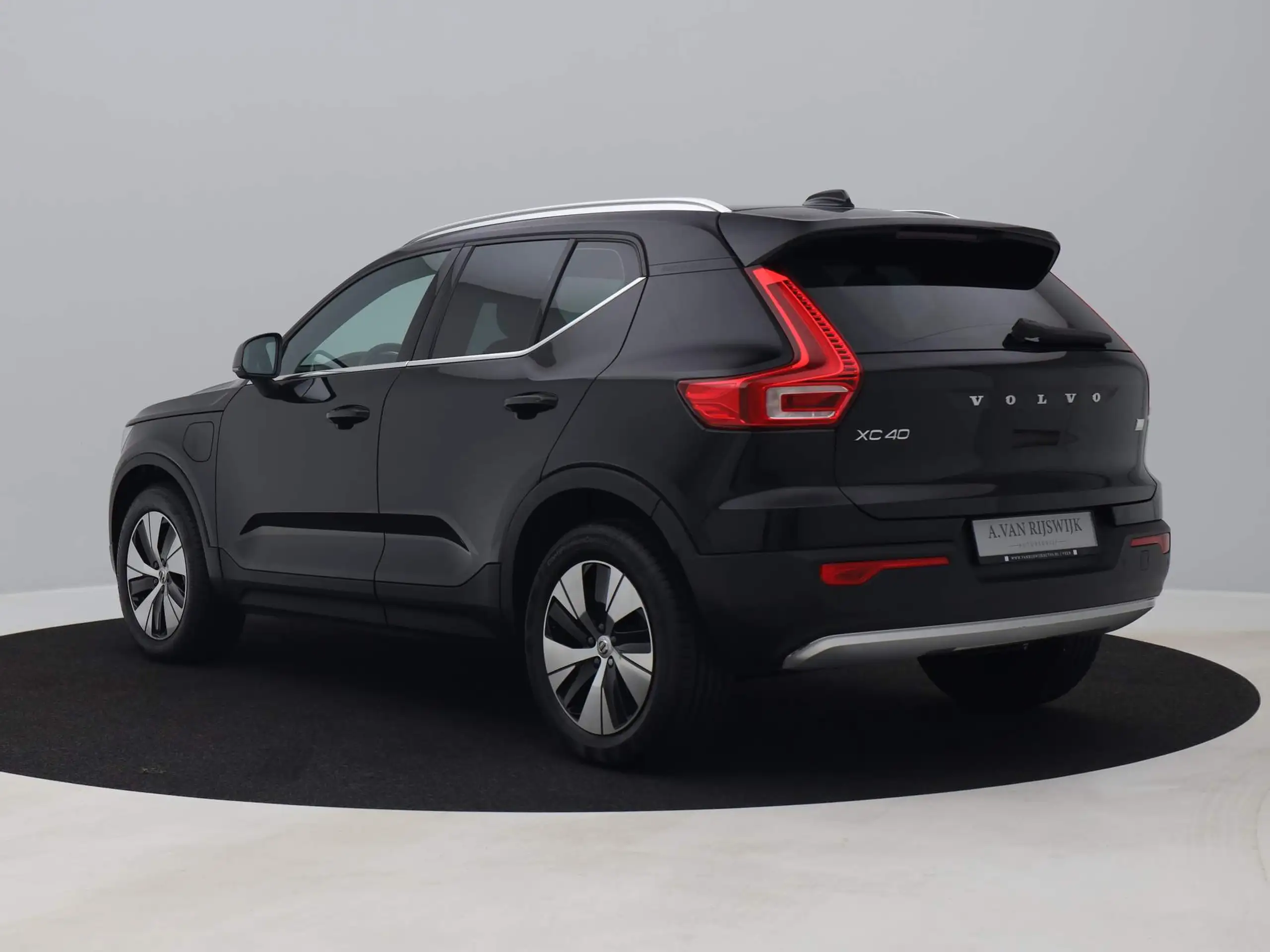 Volvo - XC40