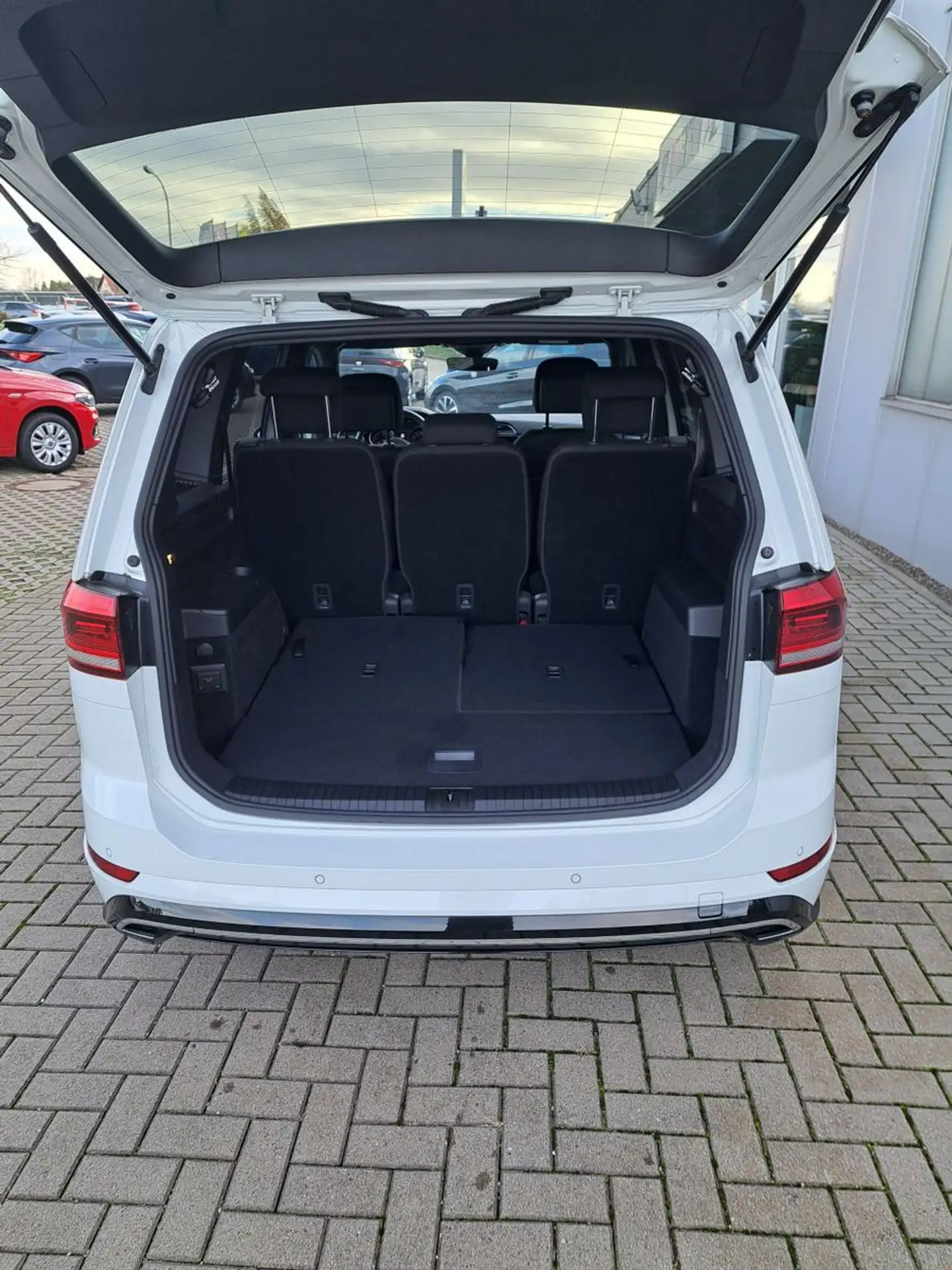 Volkswagen - Touran