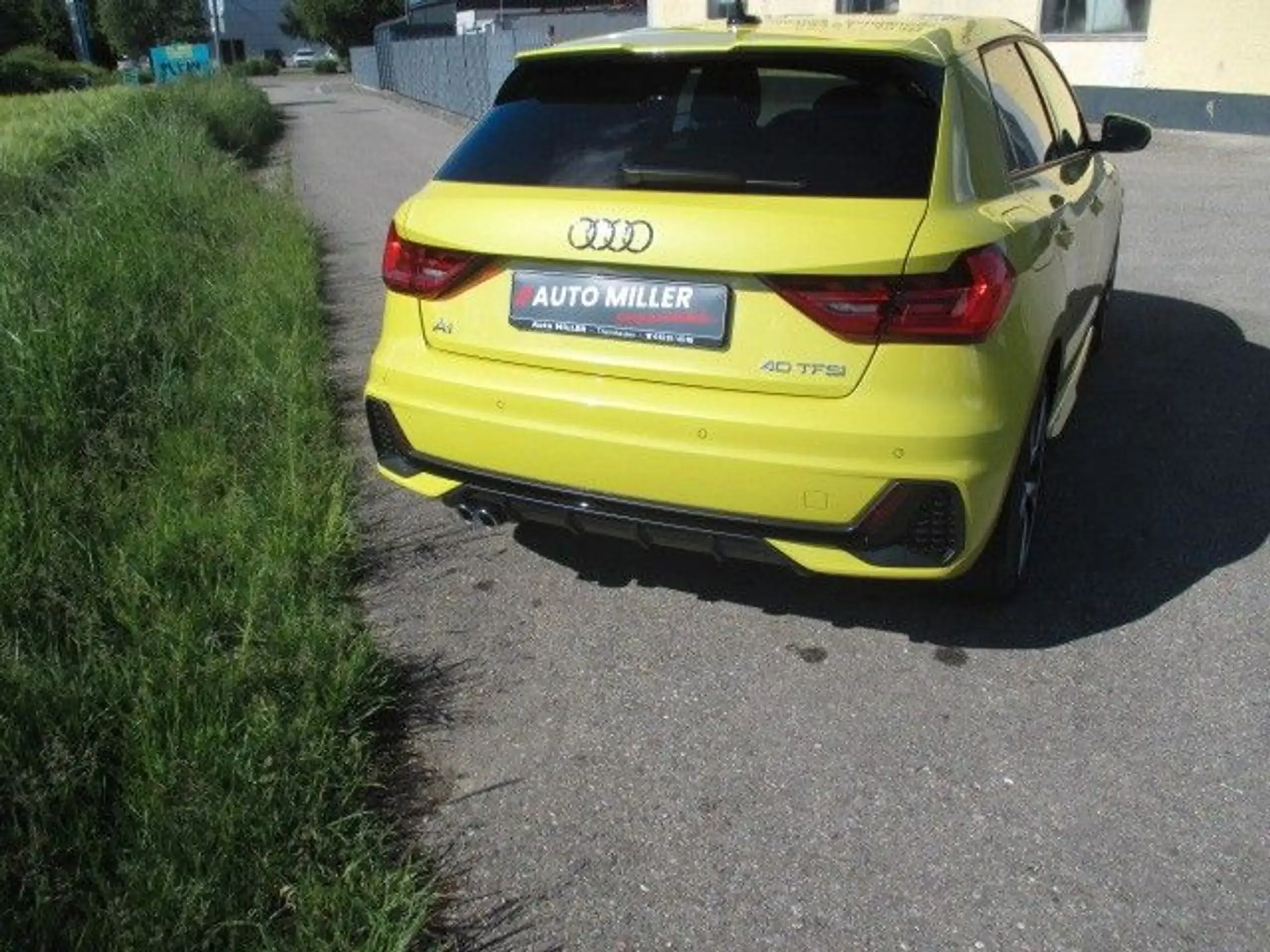 Audi - A1