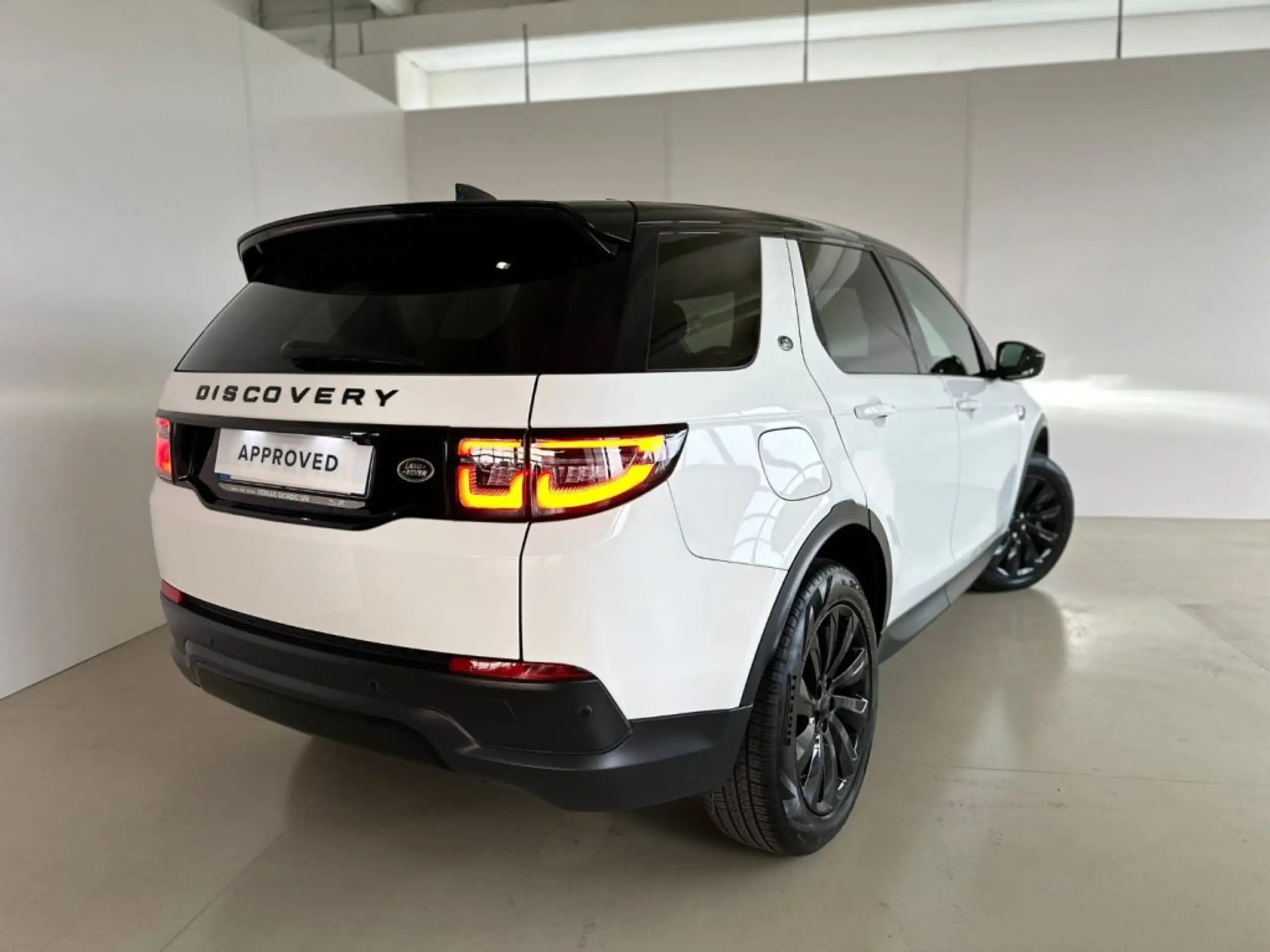 Land Rover - Discovery Sport