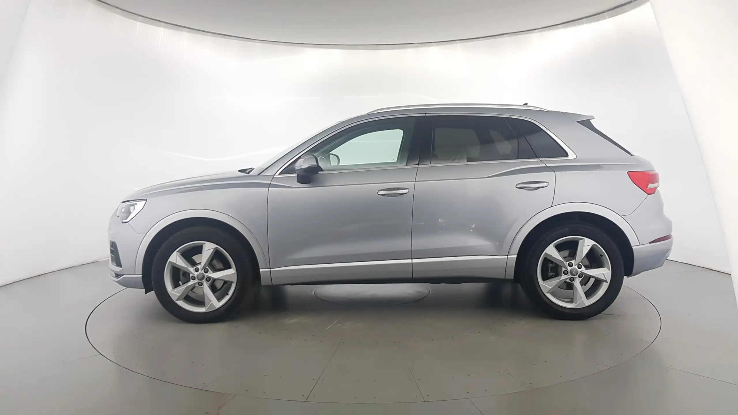 Audi - Q3