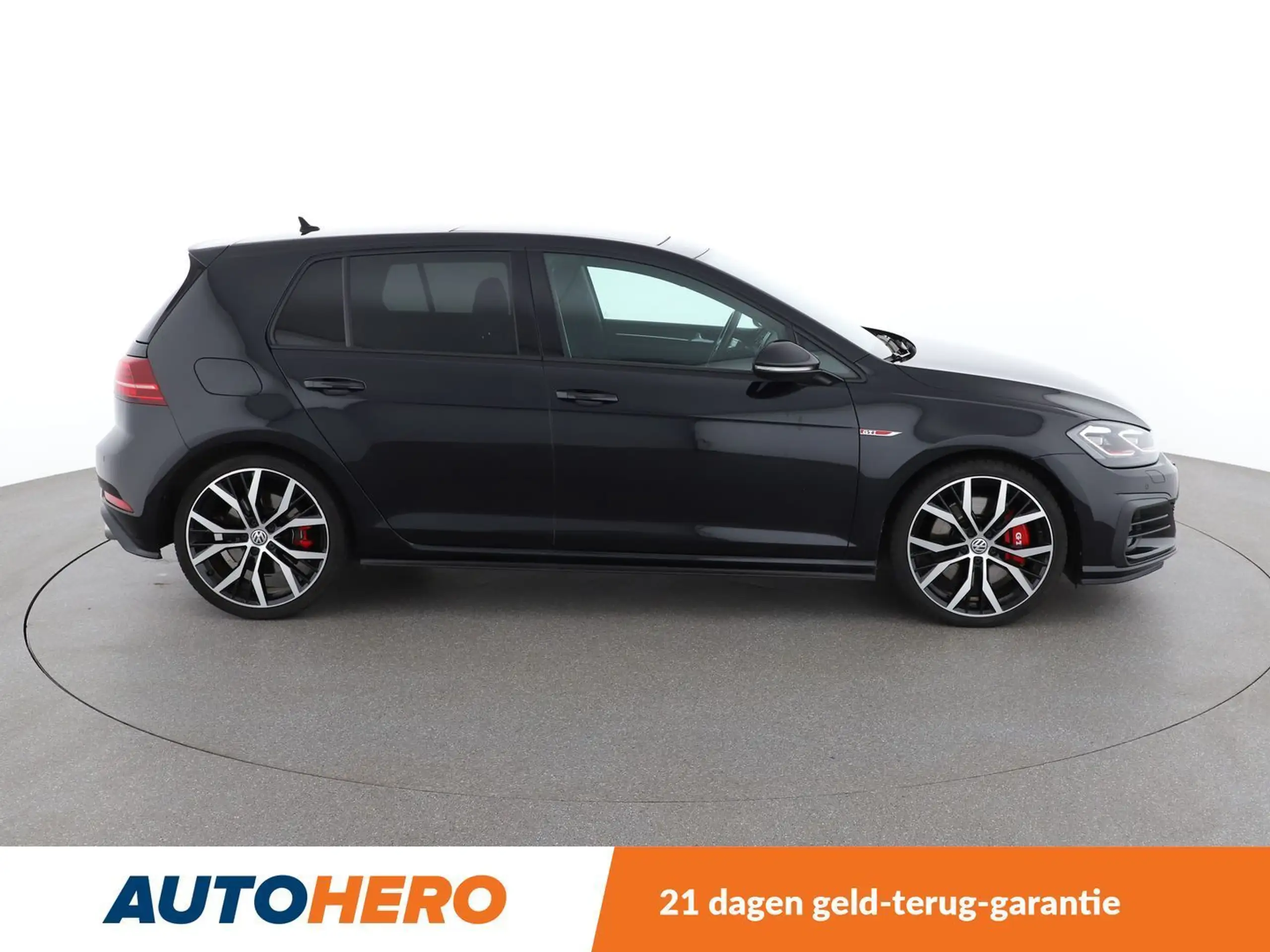 Volkswagen - Golf GTI