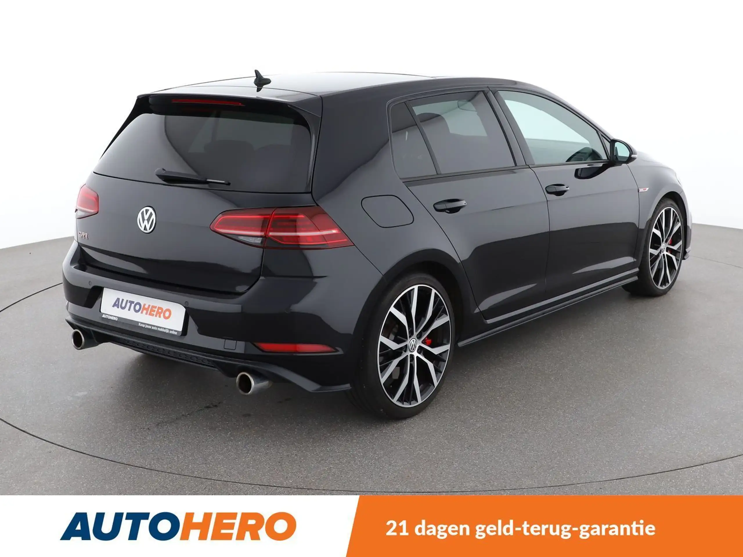 Volkswagen - Golf GTI