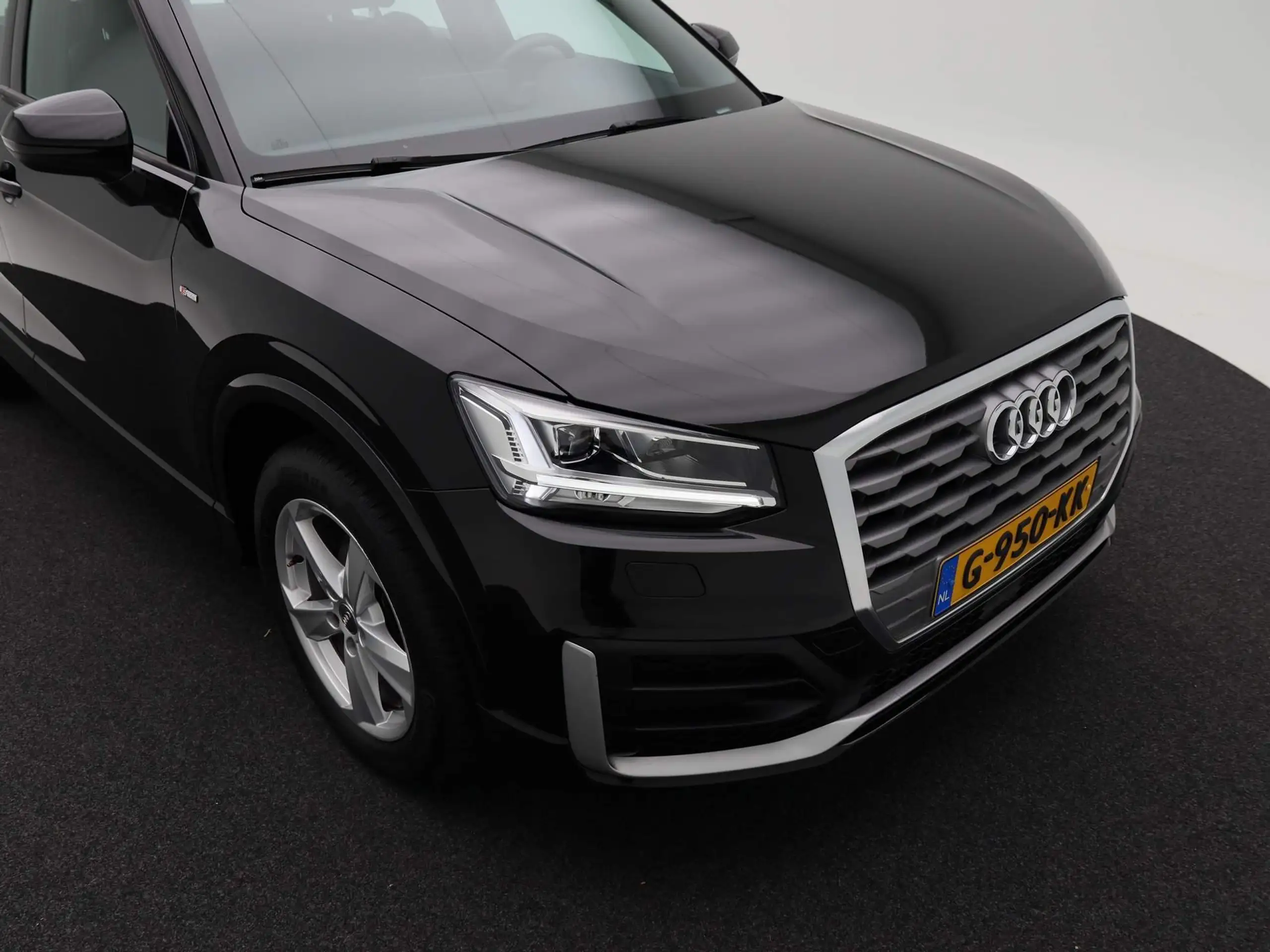 Audi - Q2