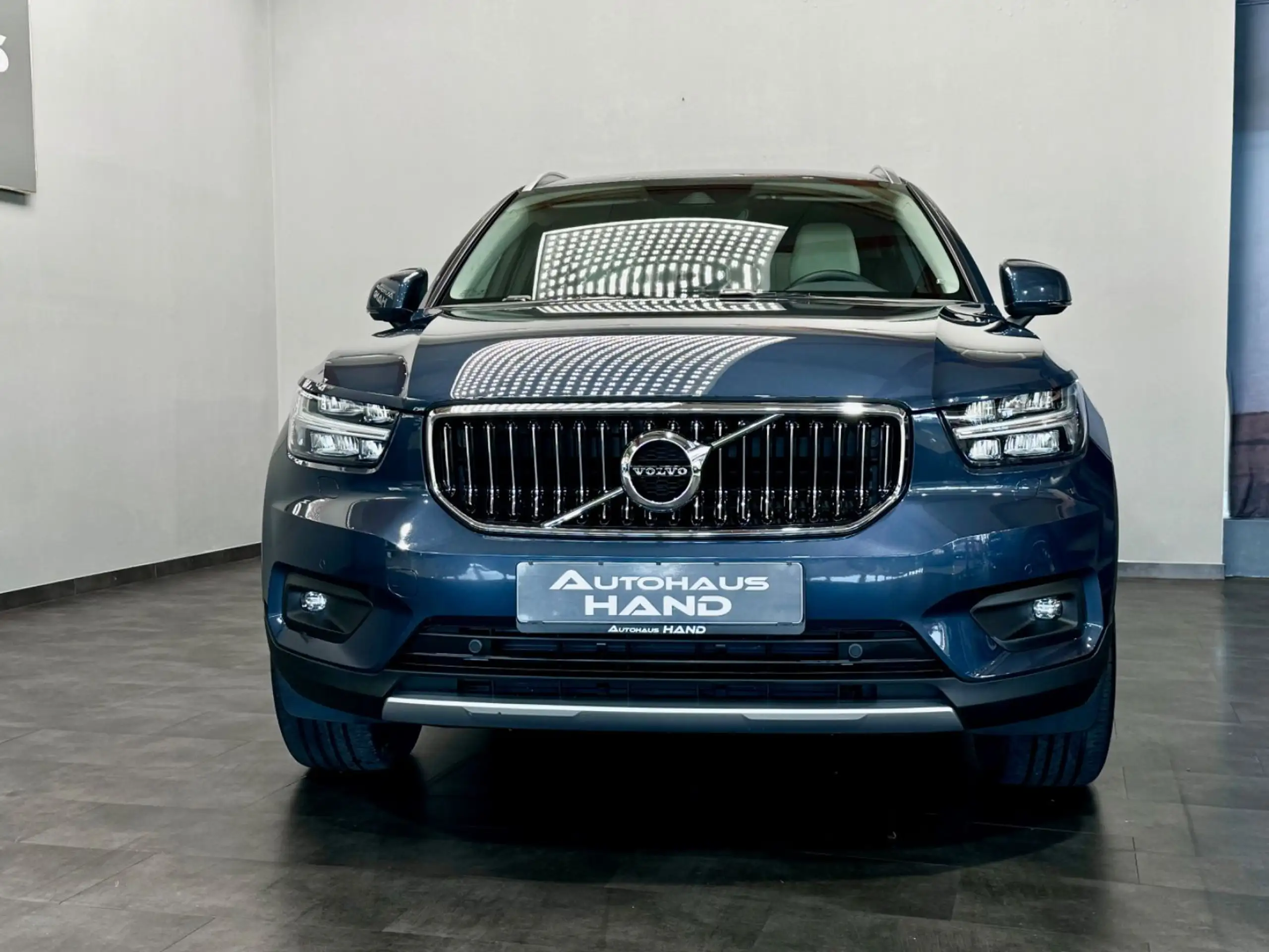 Volvo - XC40