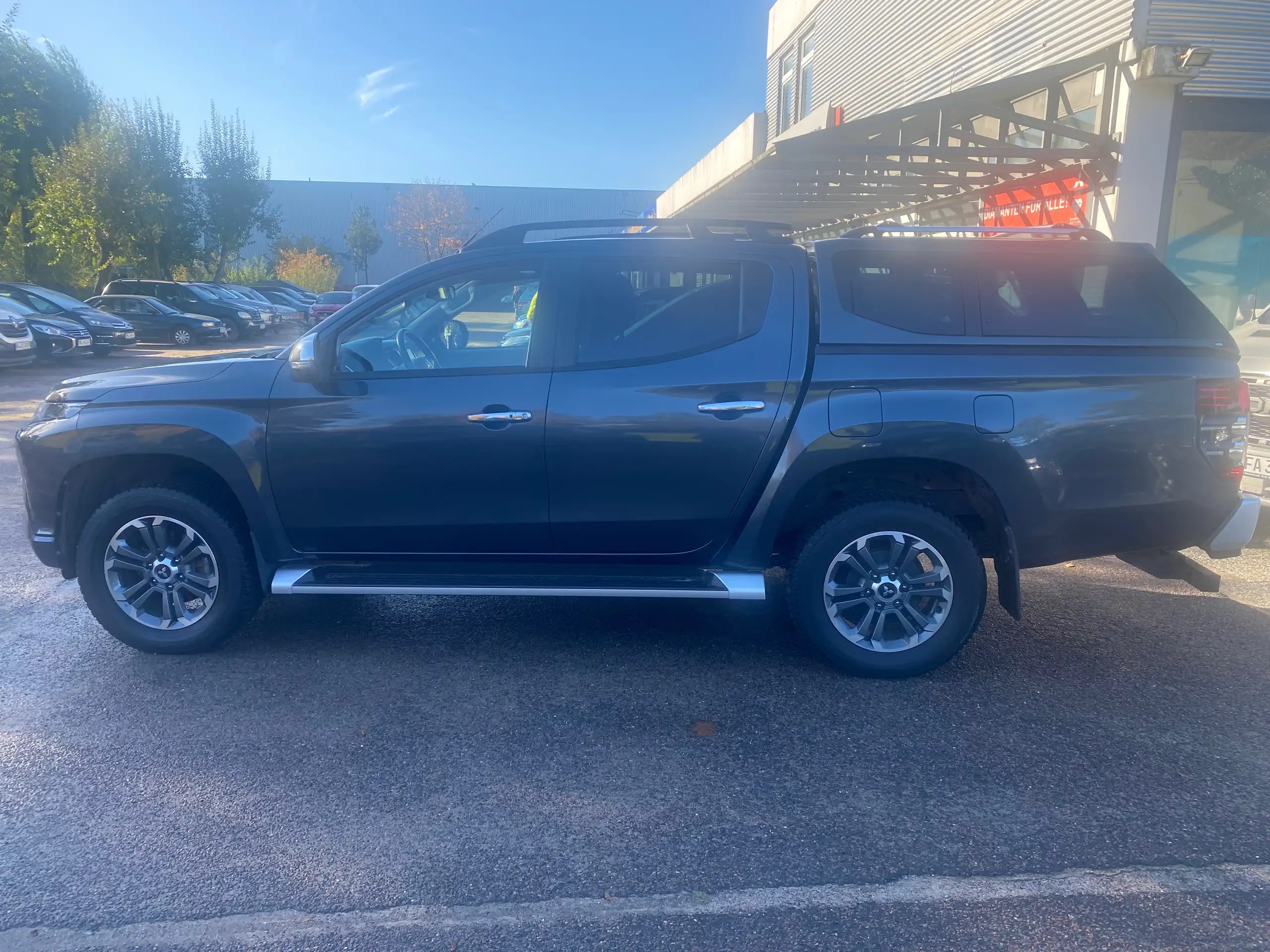 Mitsubishi - L200