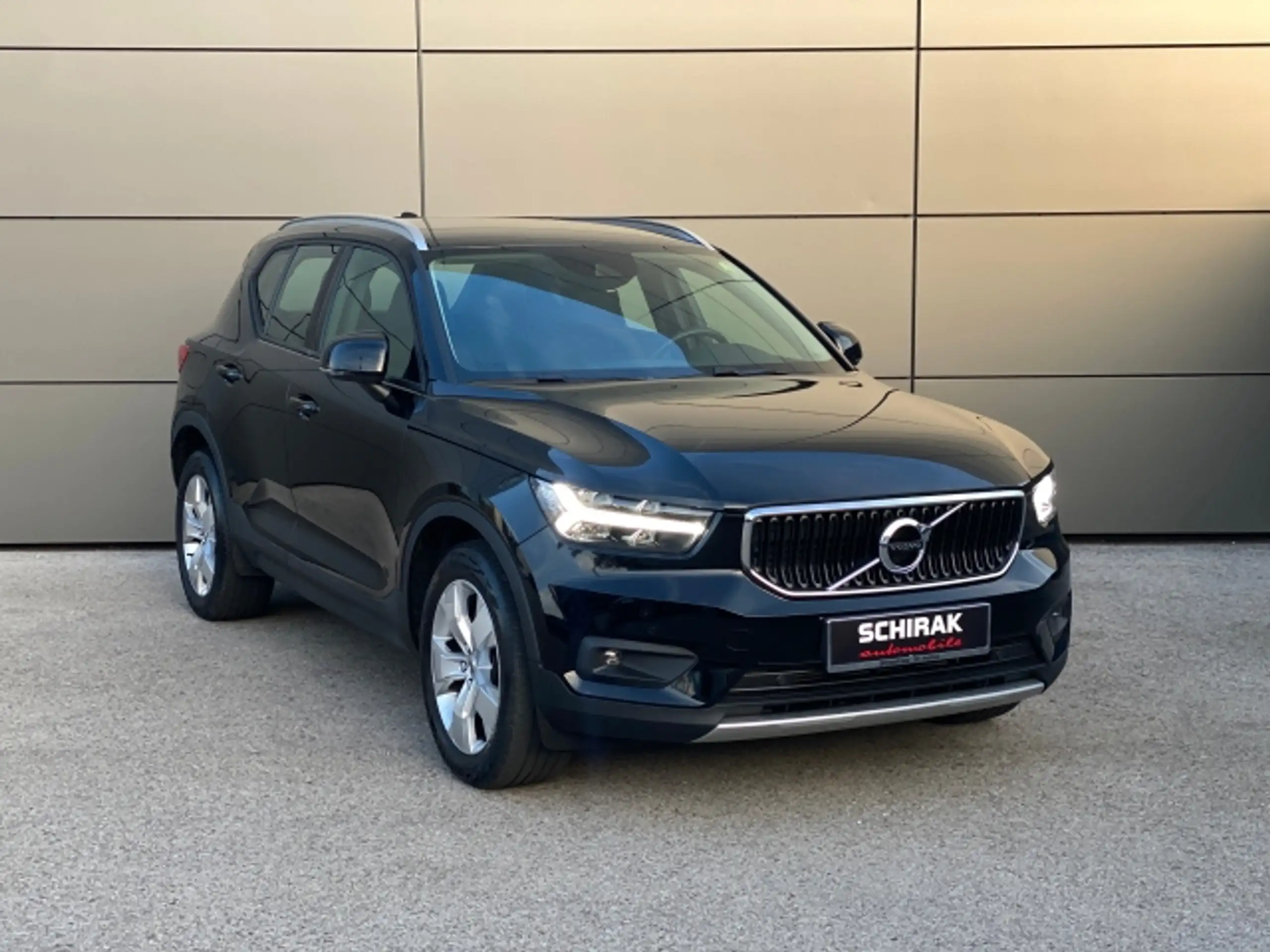 Volvo - XC40