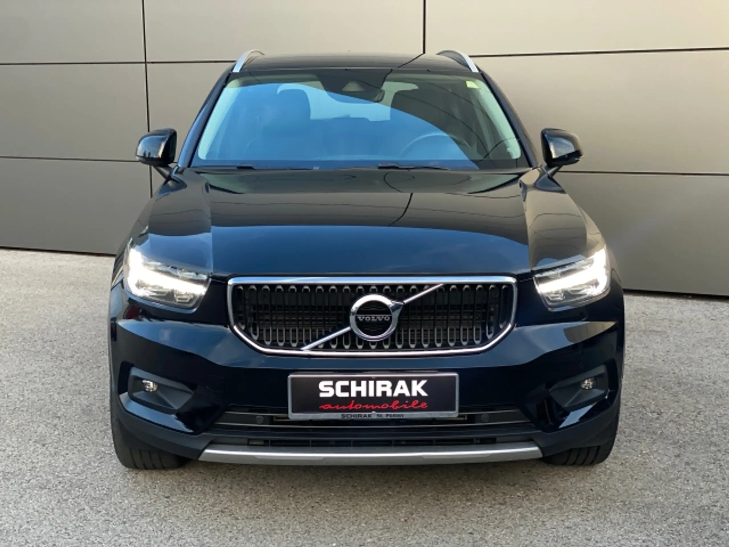 Volvo - XC40