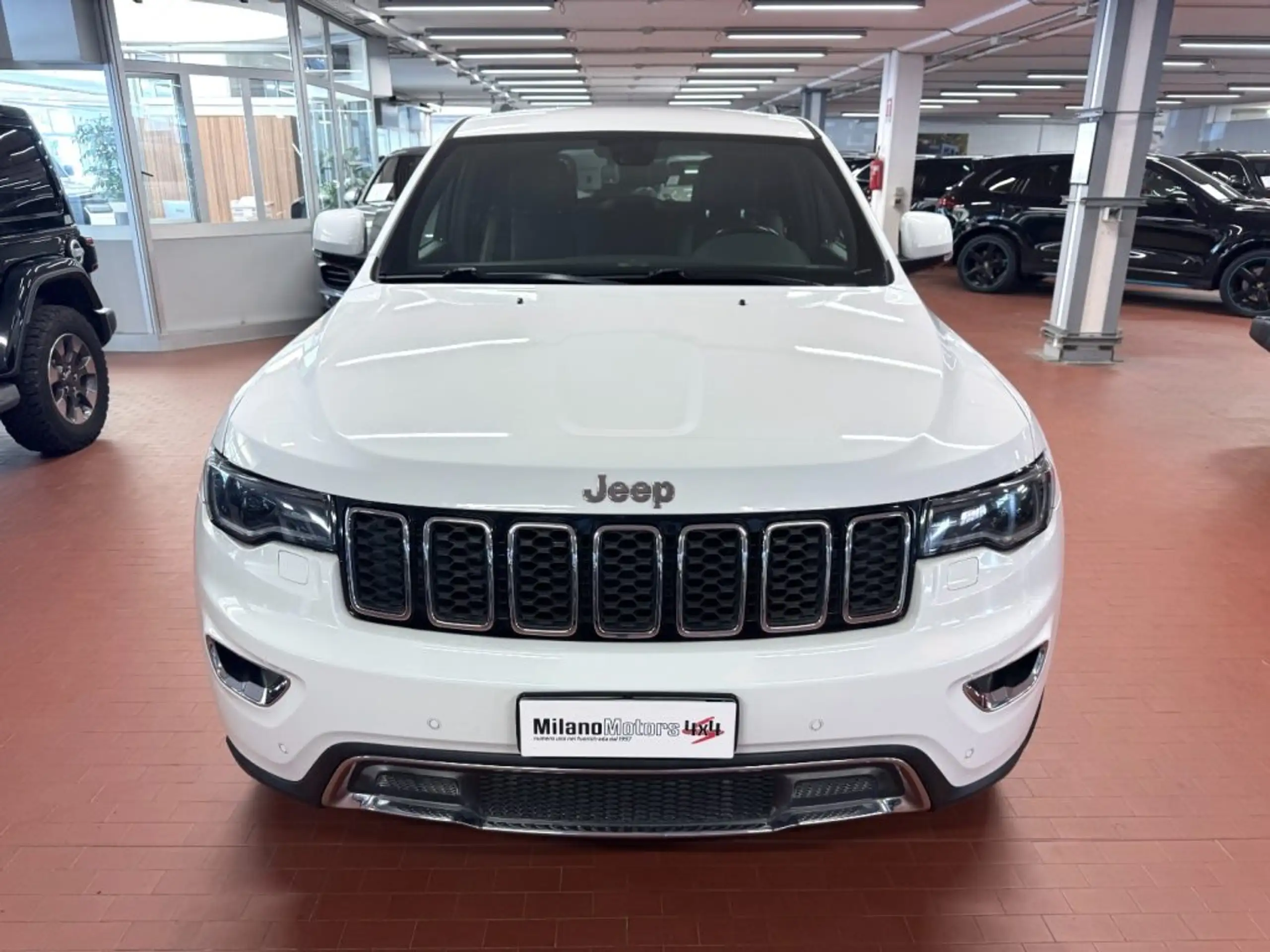 Jeep - Grand Cherokee