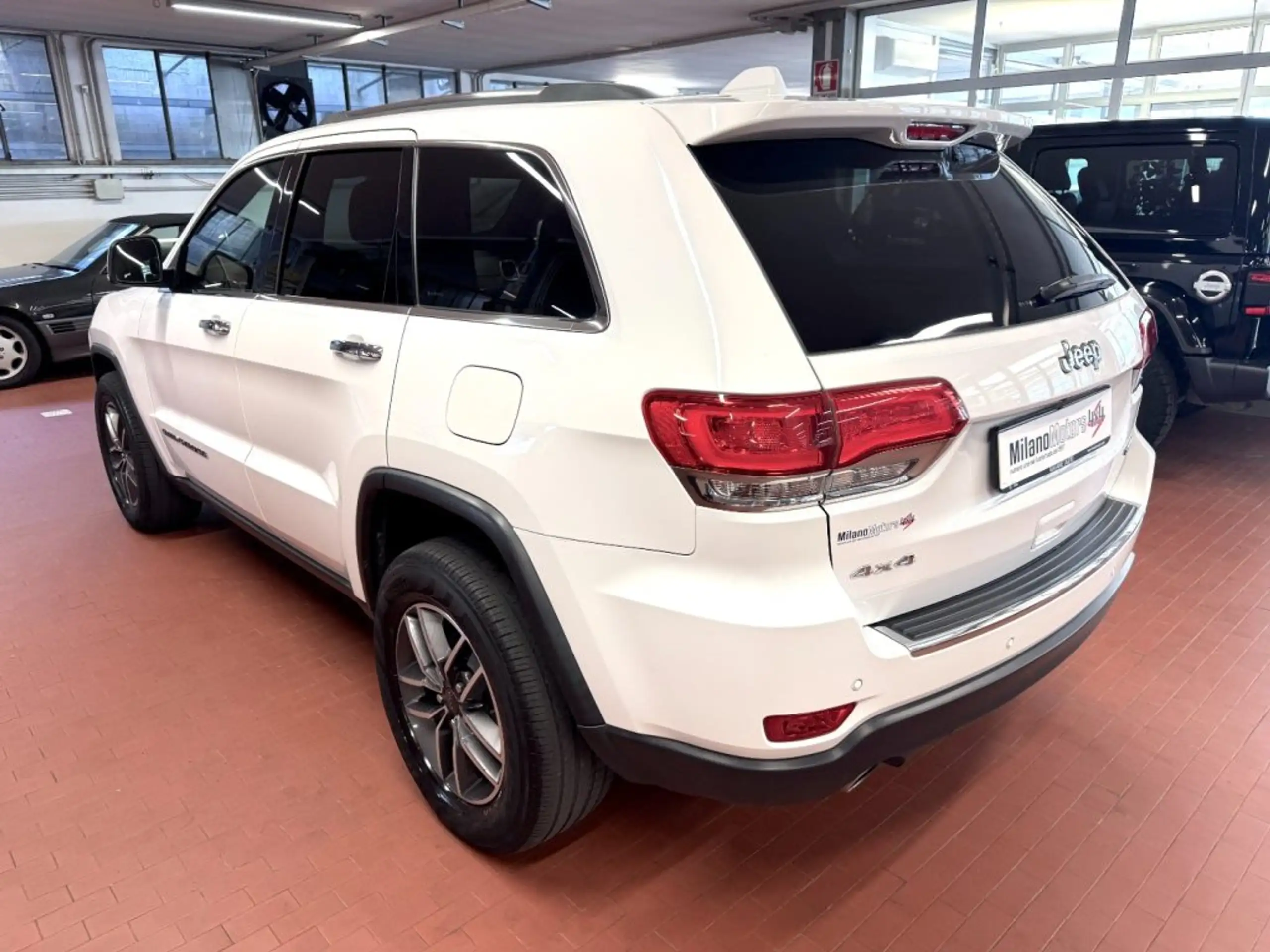 Jeep - Grand Cherokee