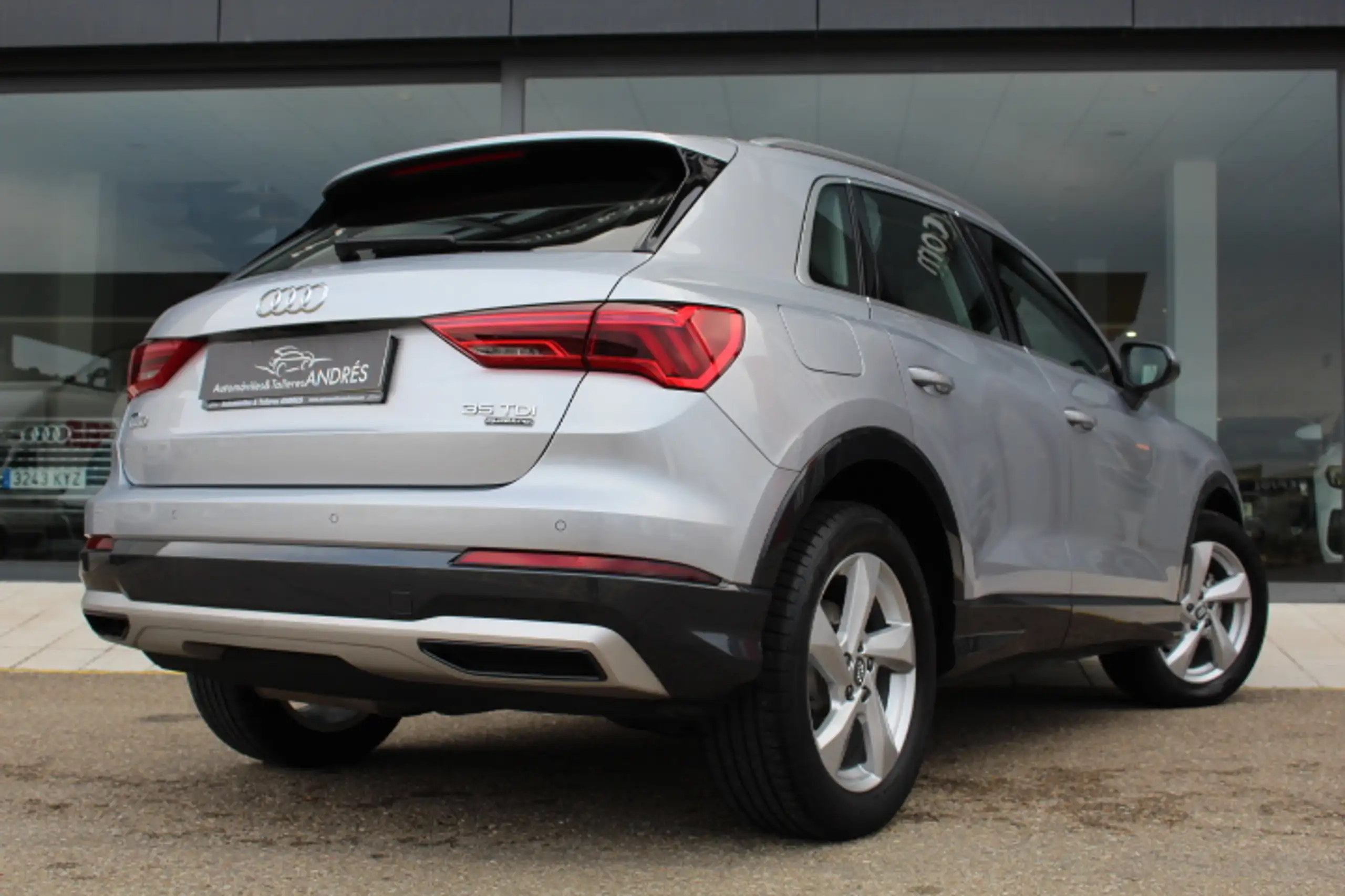 Audi - Q3