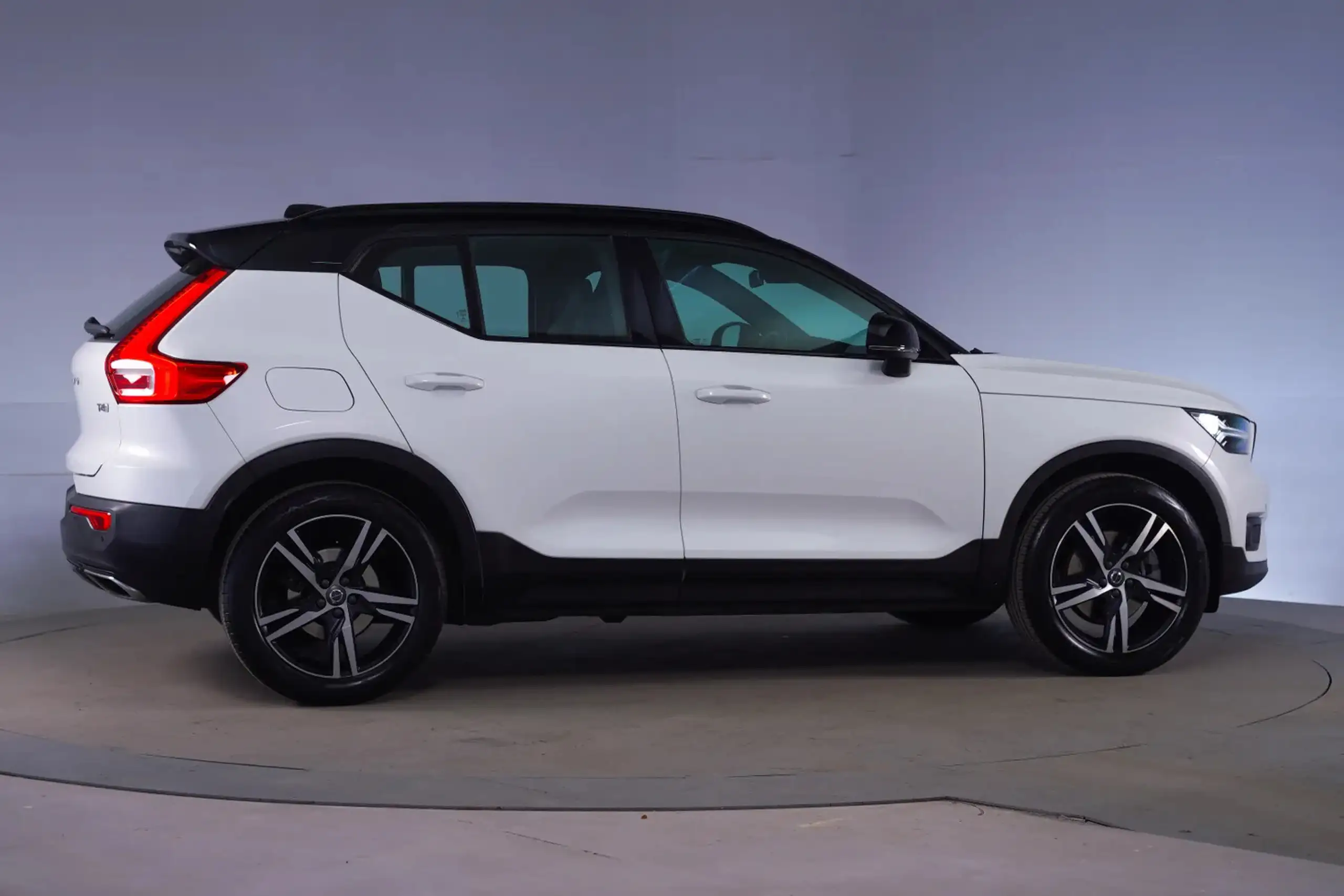 Volvo - XC40