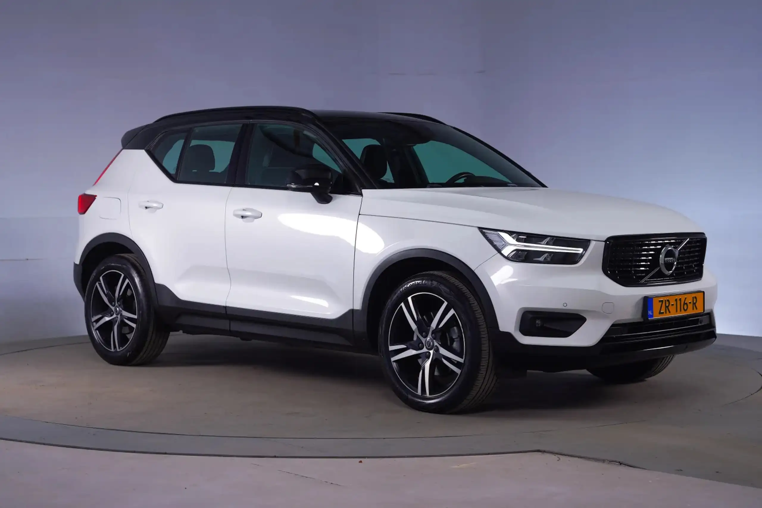 Volvo - XC40