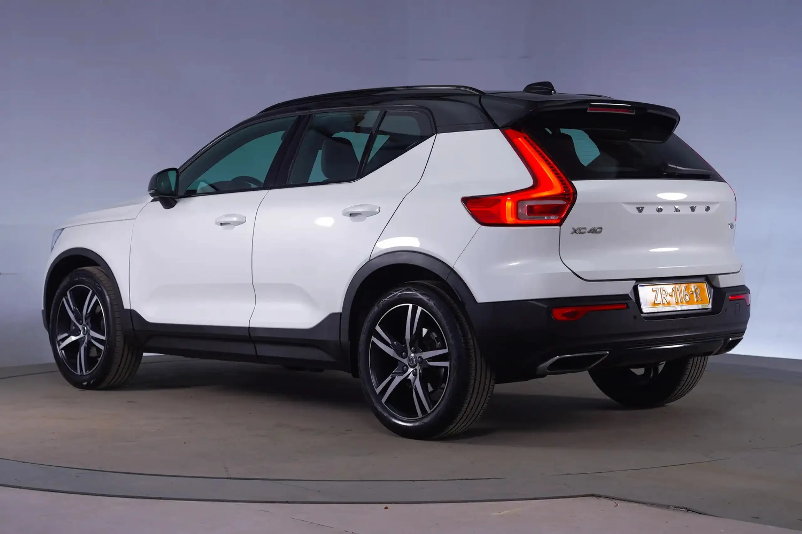 Volvo - XC40