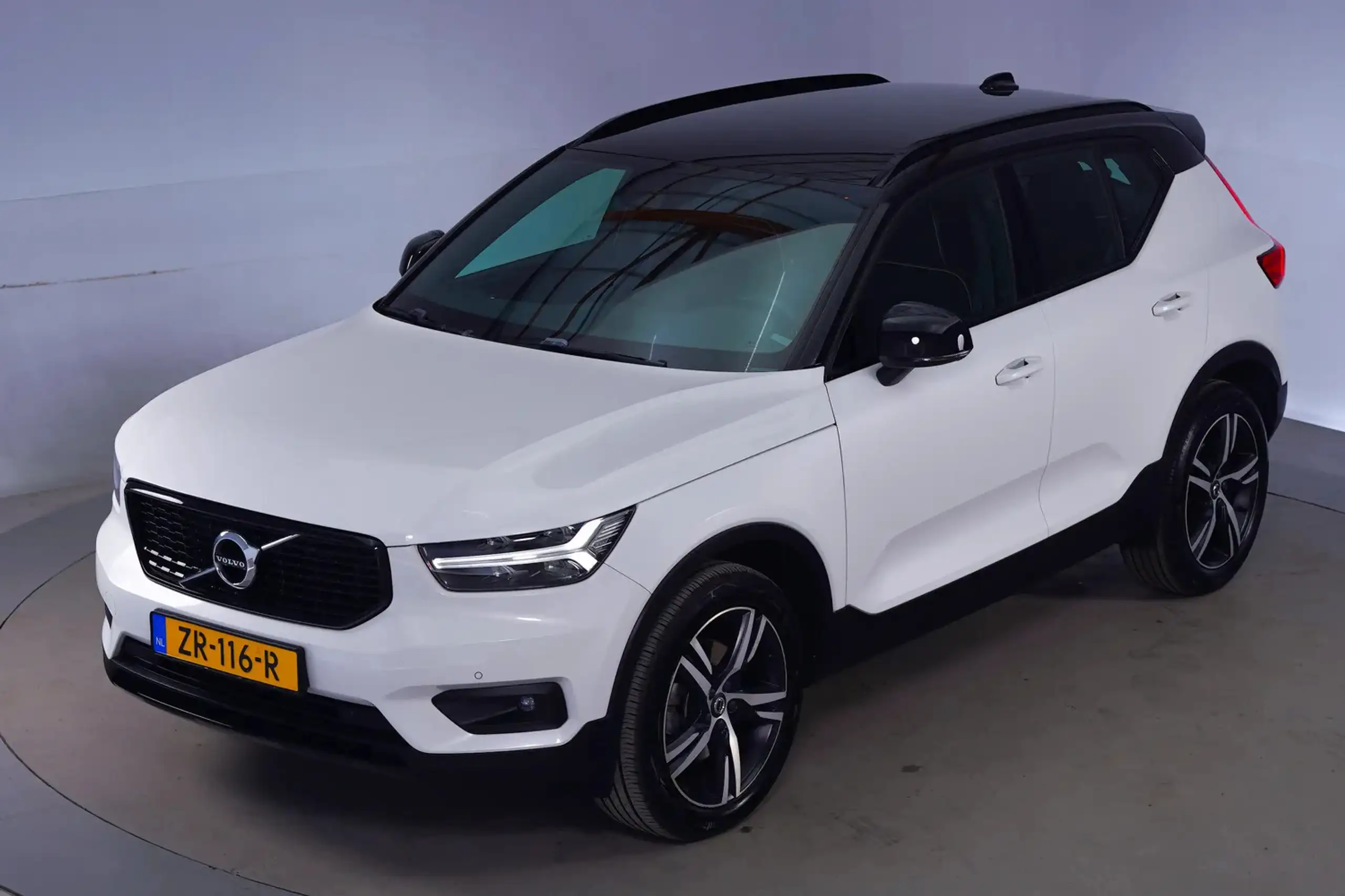 Volvo - XC40