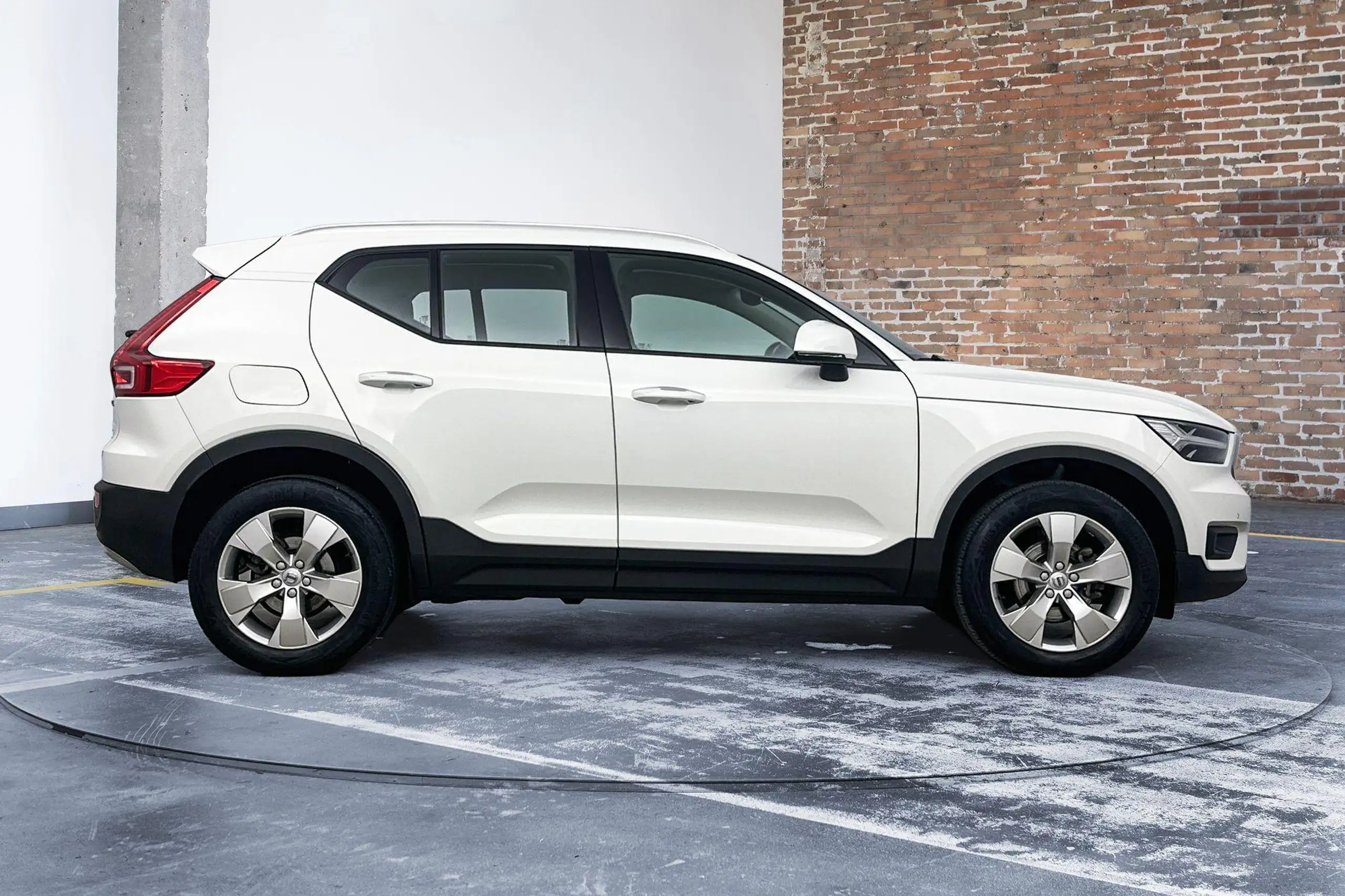 Volvo - XC40