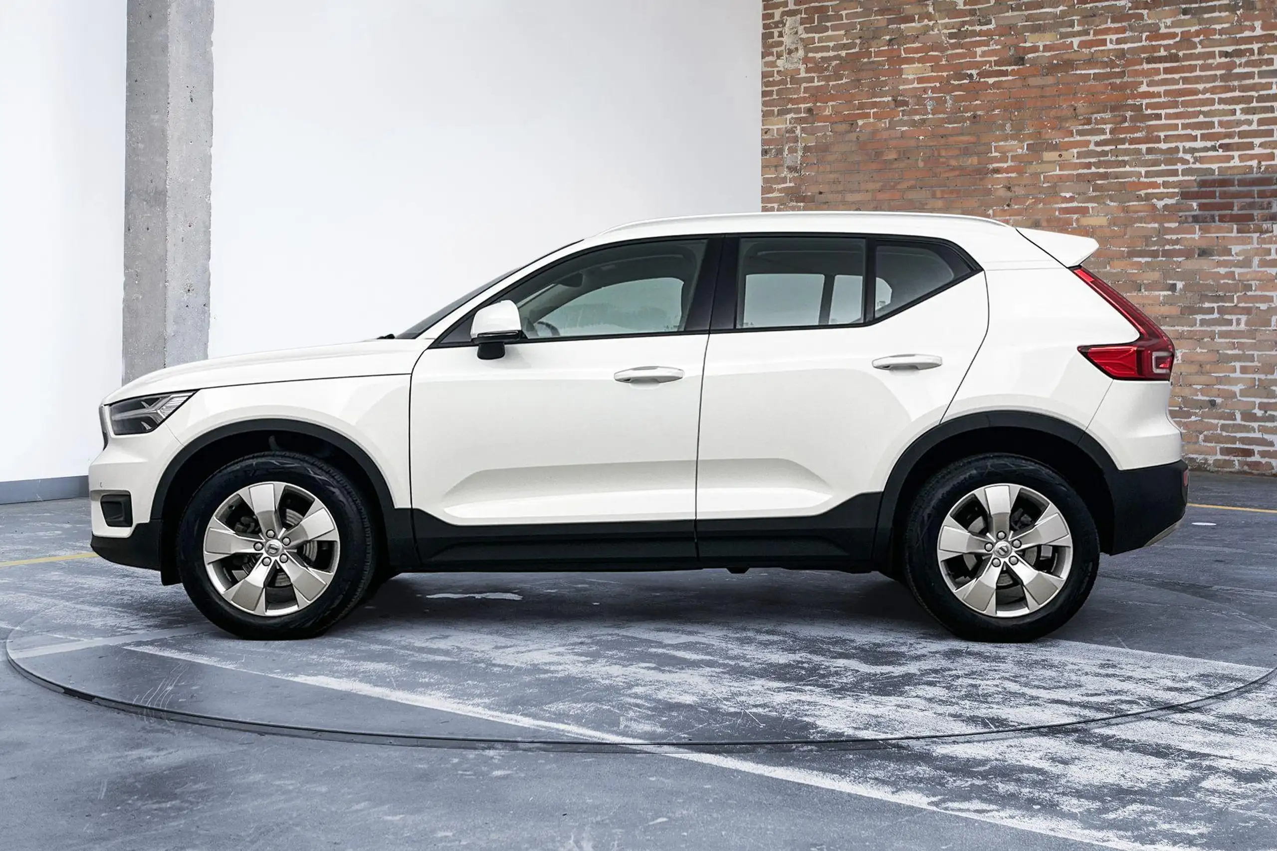 Volvo - XC40