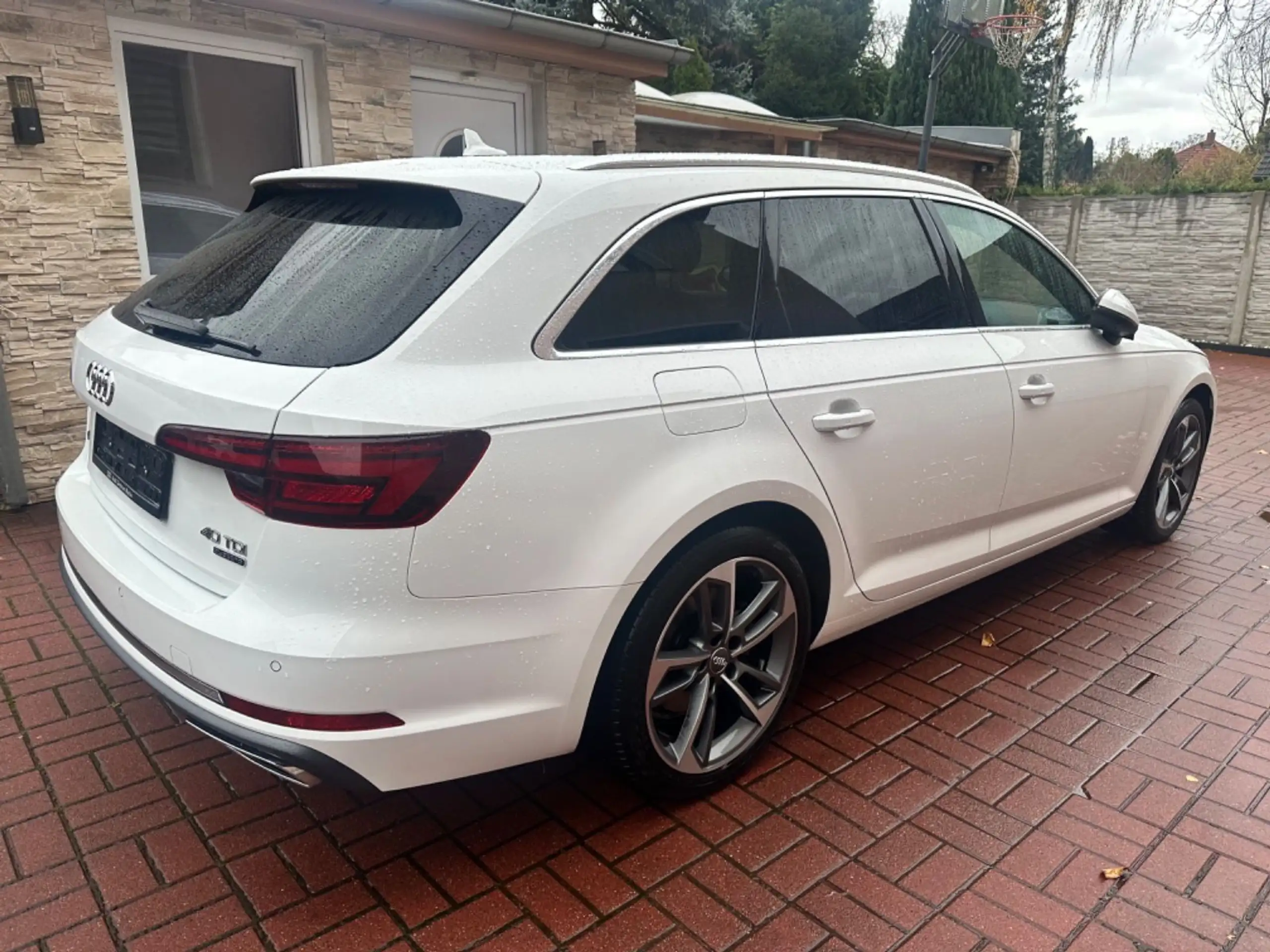 Audi - A4