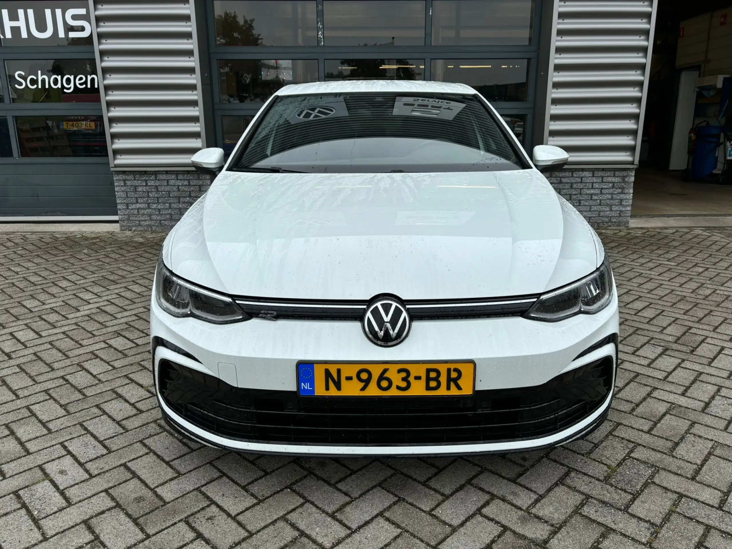 Volkswagen - Golf