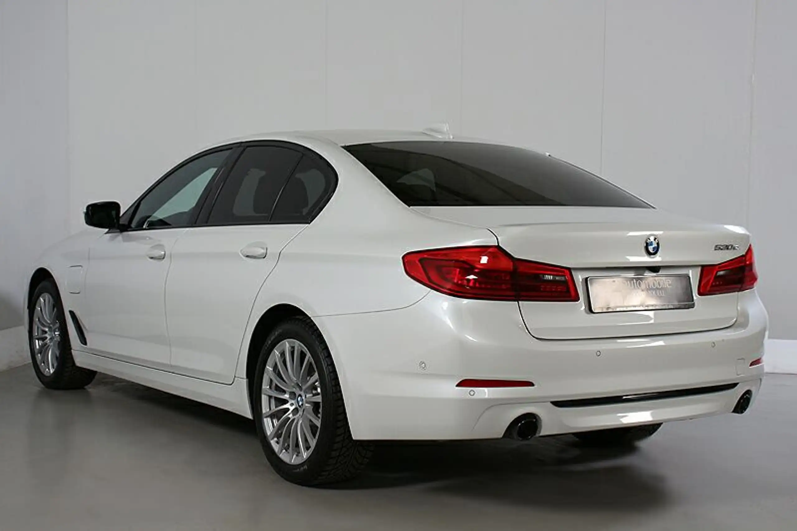 BMW - 530