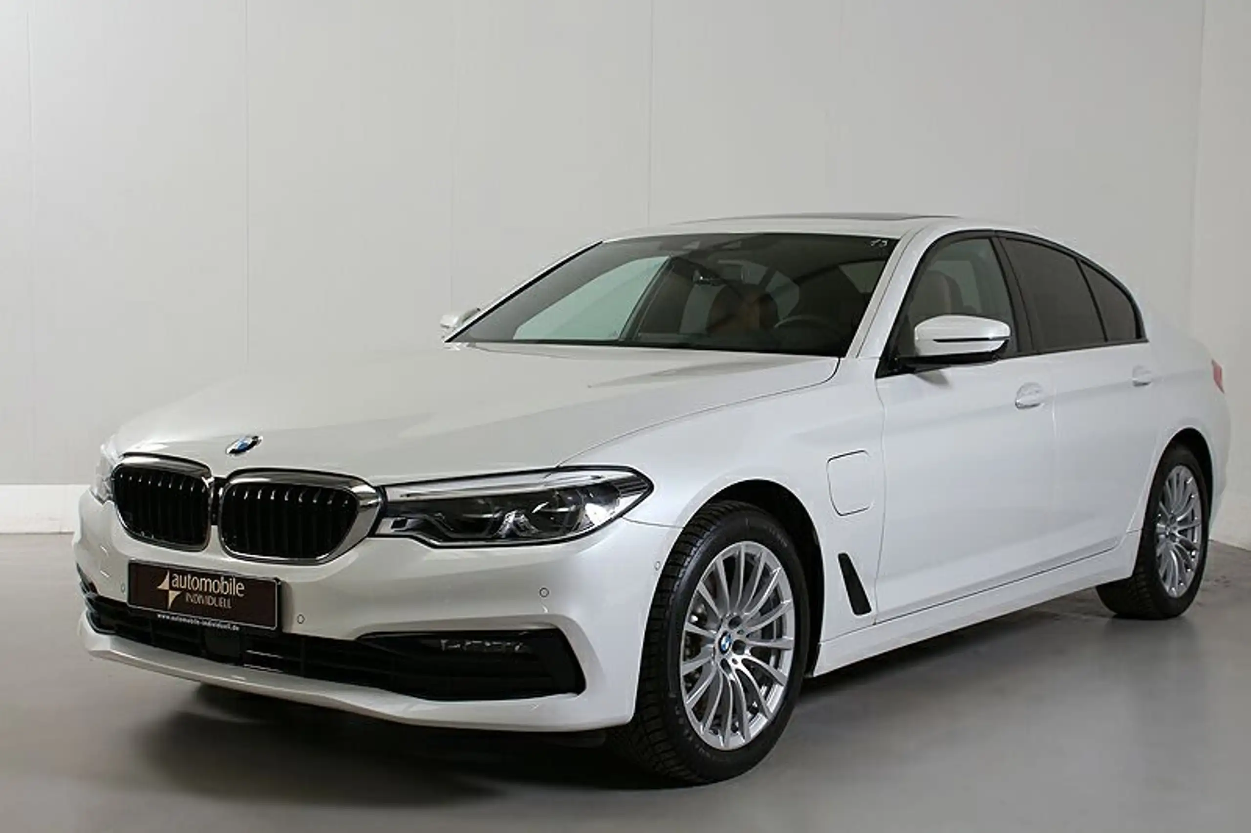 BMW - 530