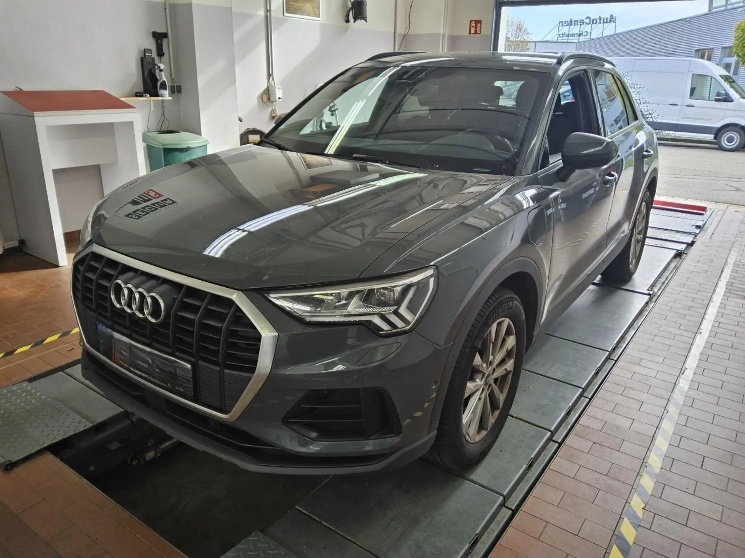 Audi - Q3