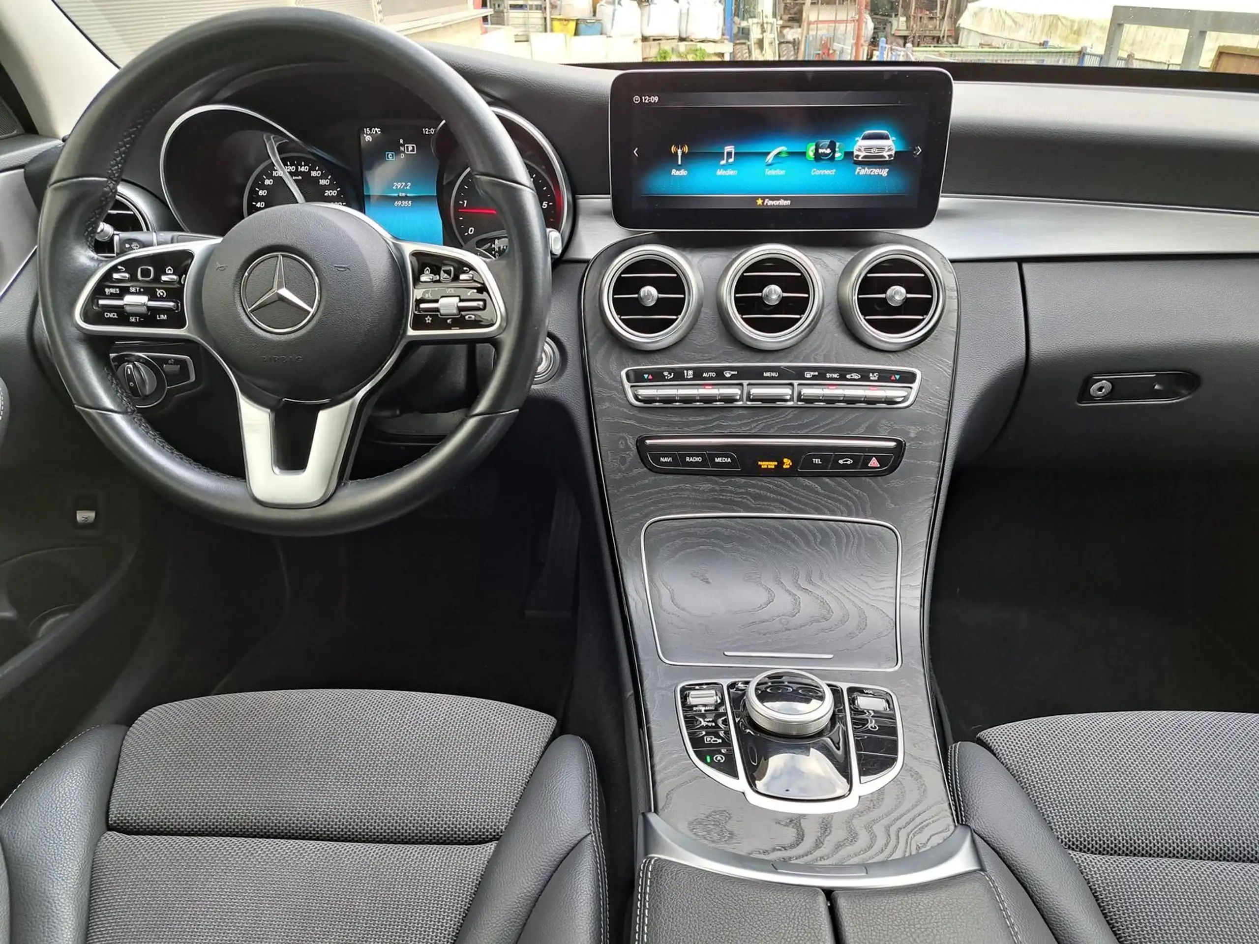 Mercedes-Benz - C 220