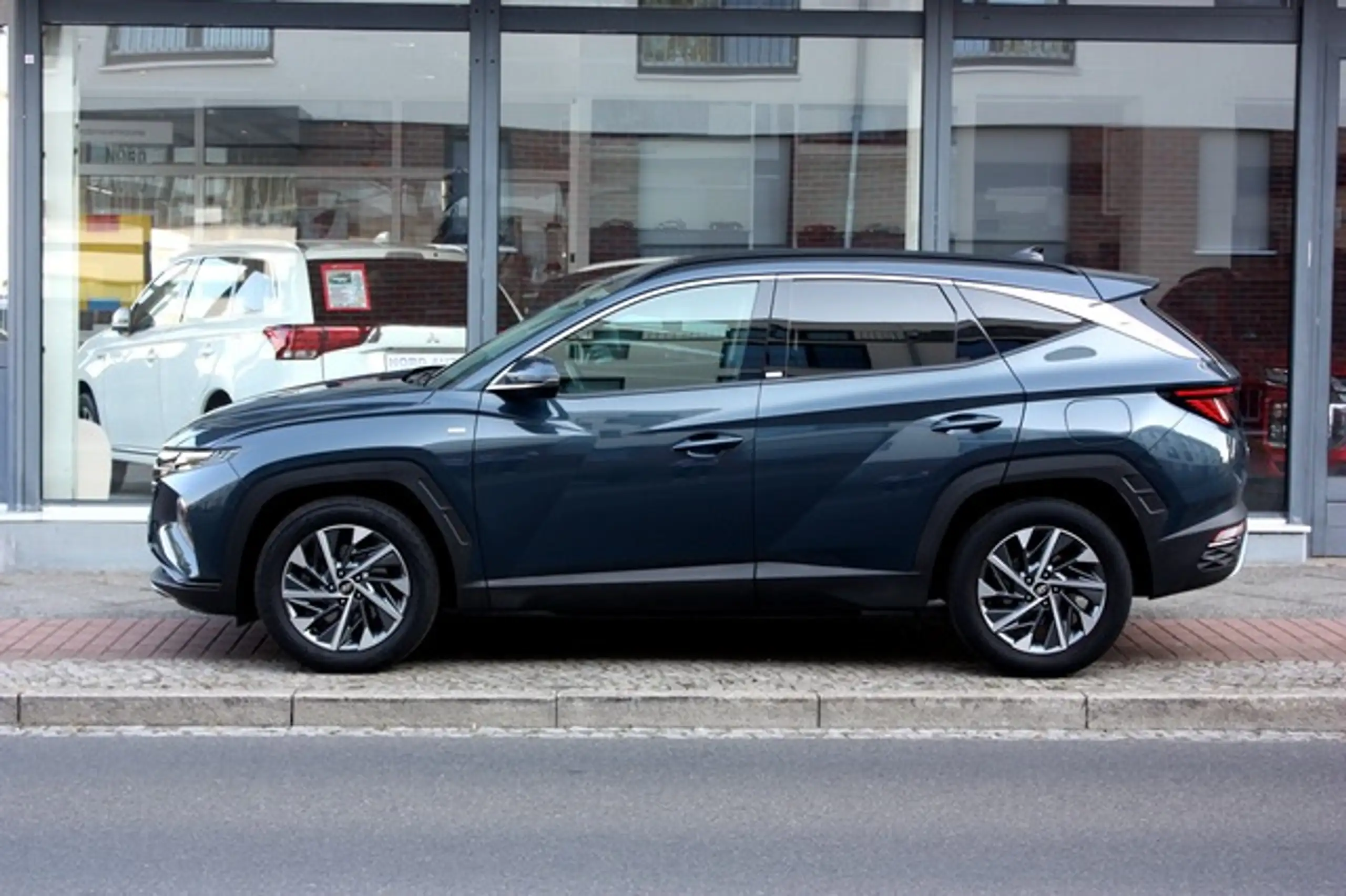 Hyundai - TUCSON