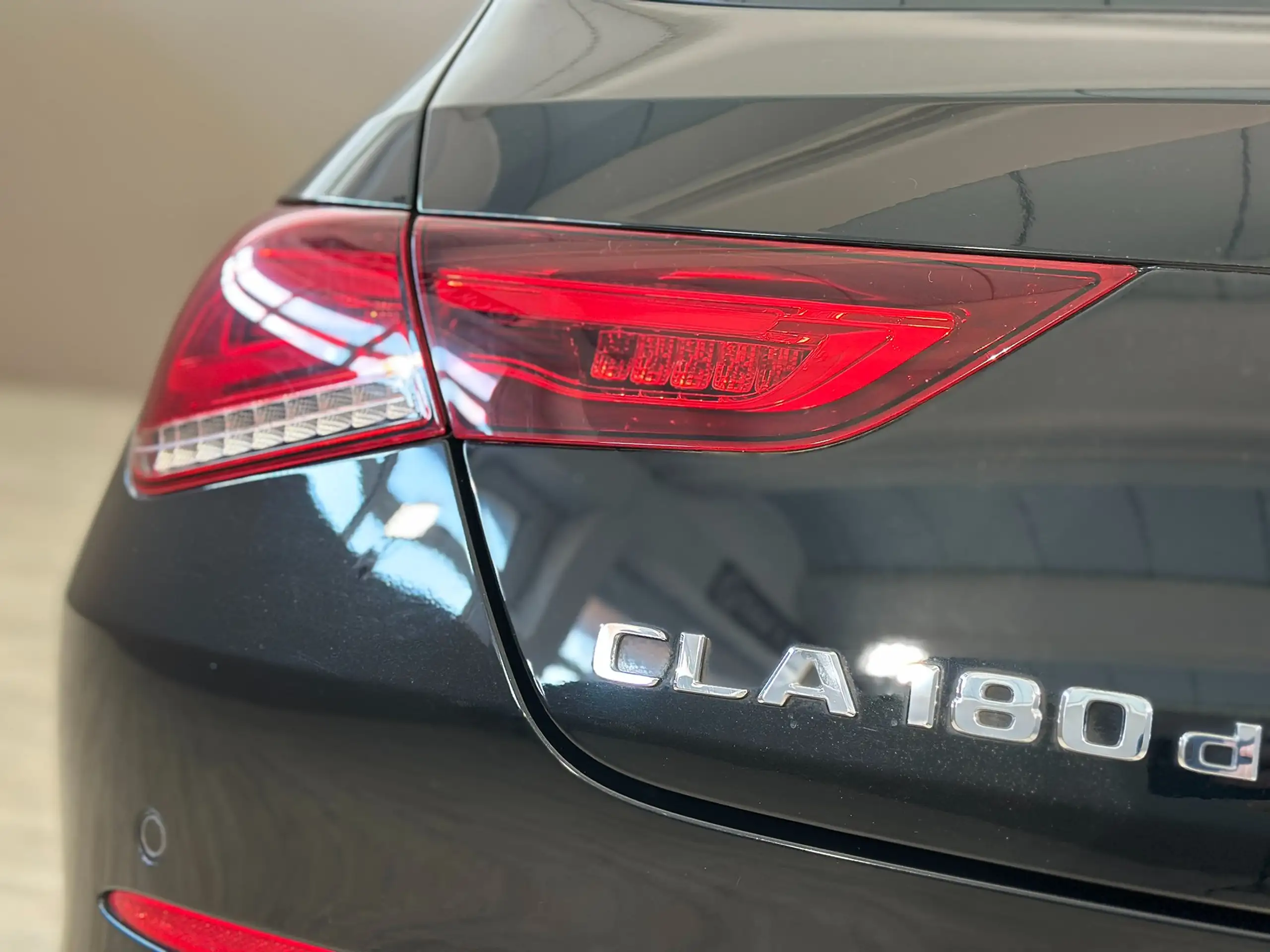 Mercedes-Benz - CLA 180