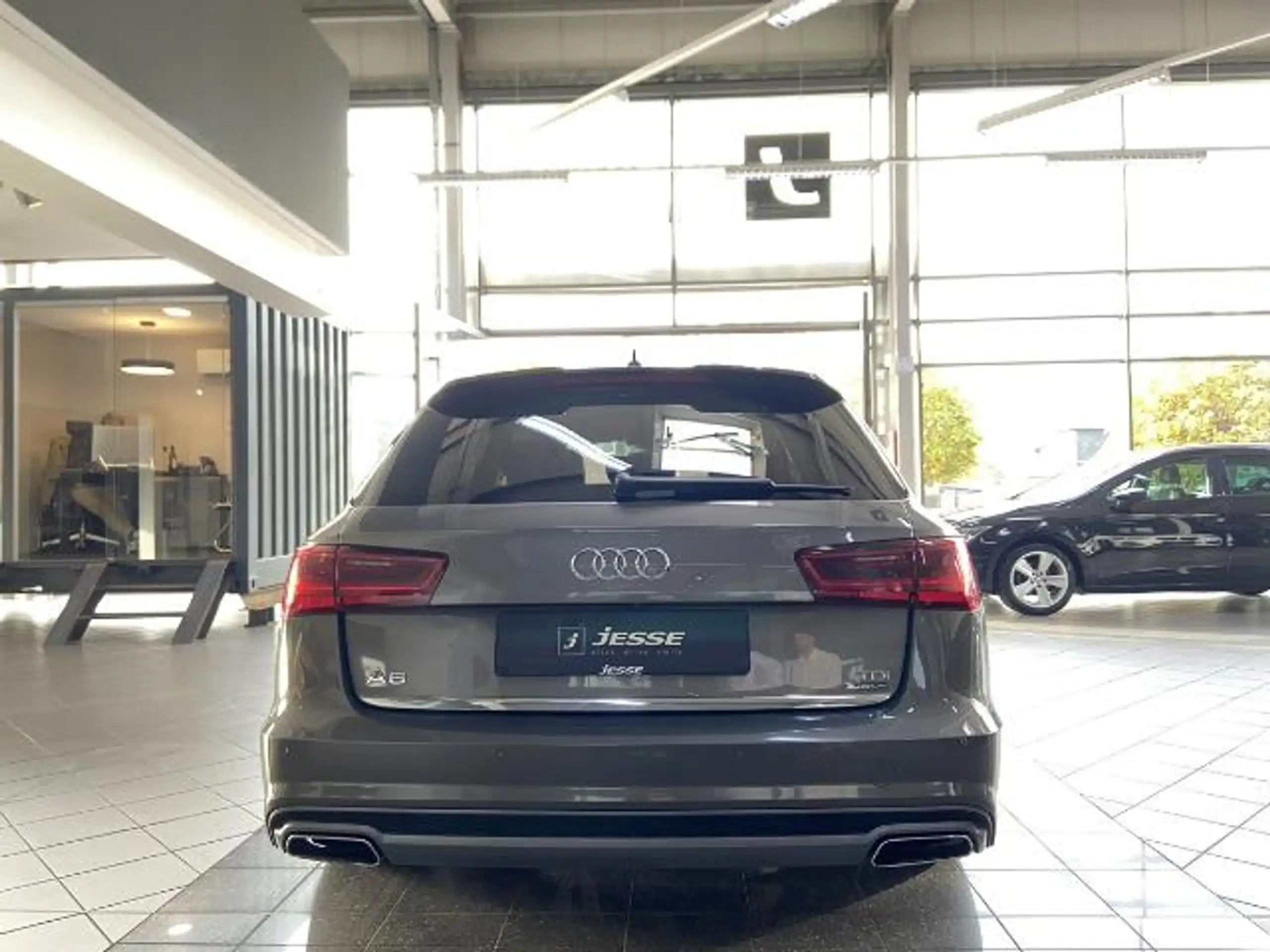 Audi - A6