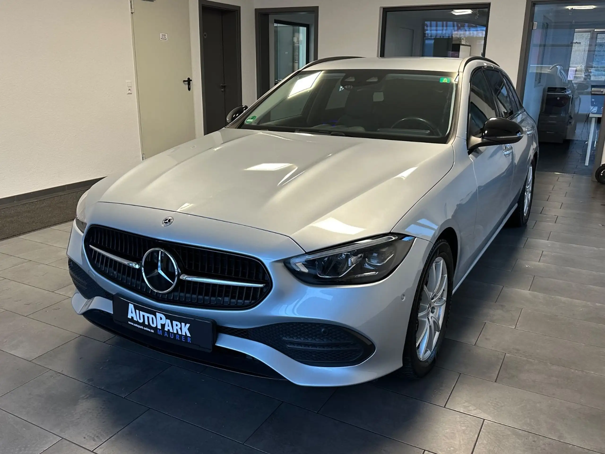 Mercedes-Benz - C 220