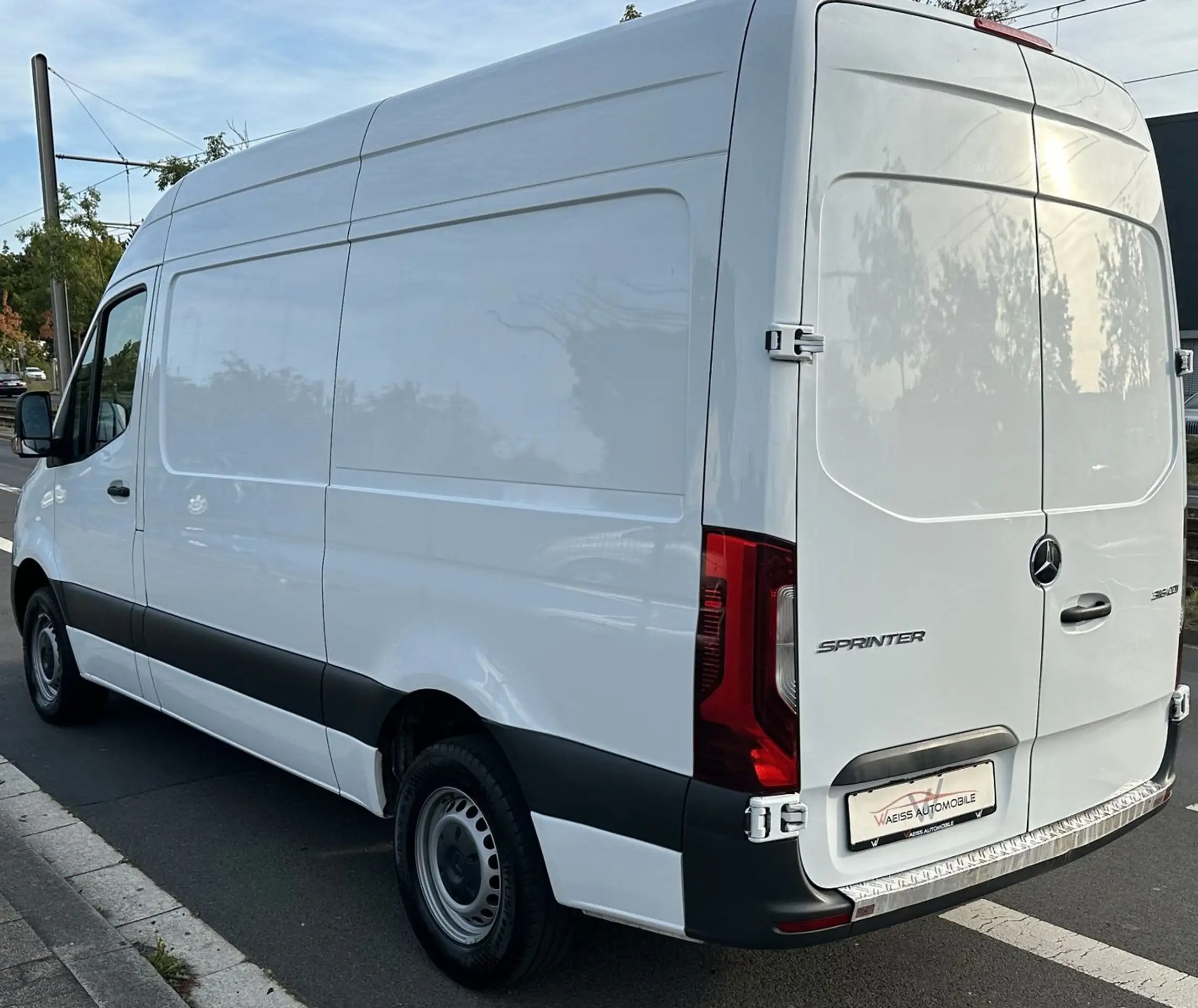 Mercedes-Benz - Sprinter