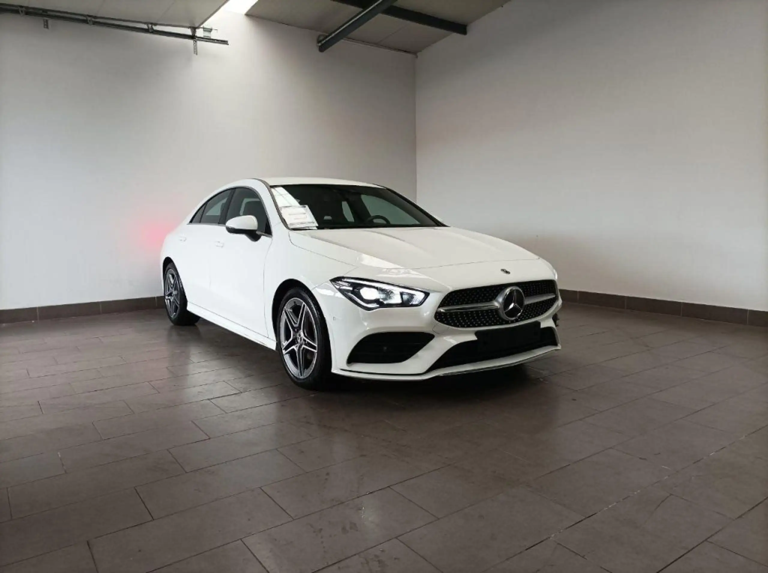 Mercedes-Benz - CLA 180