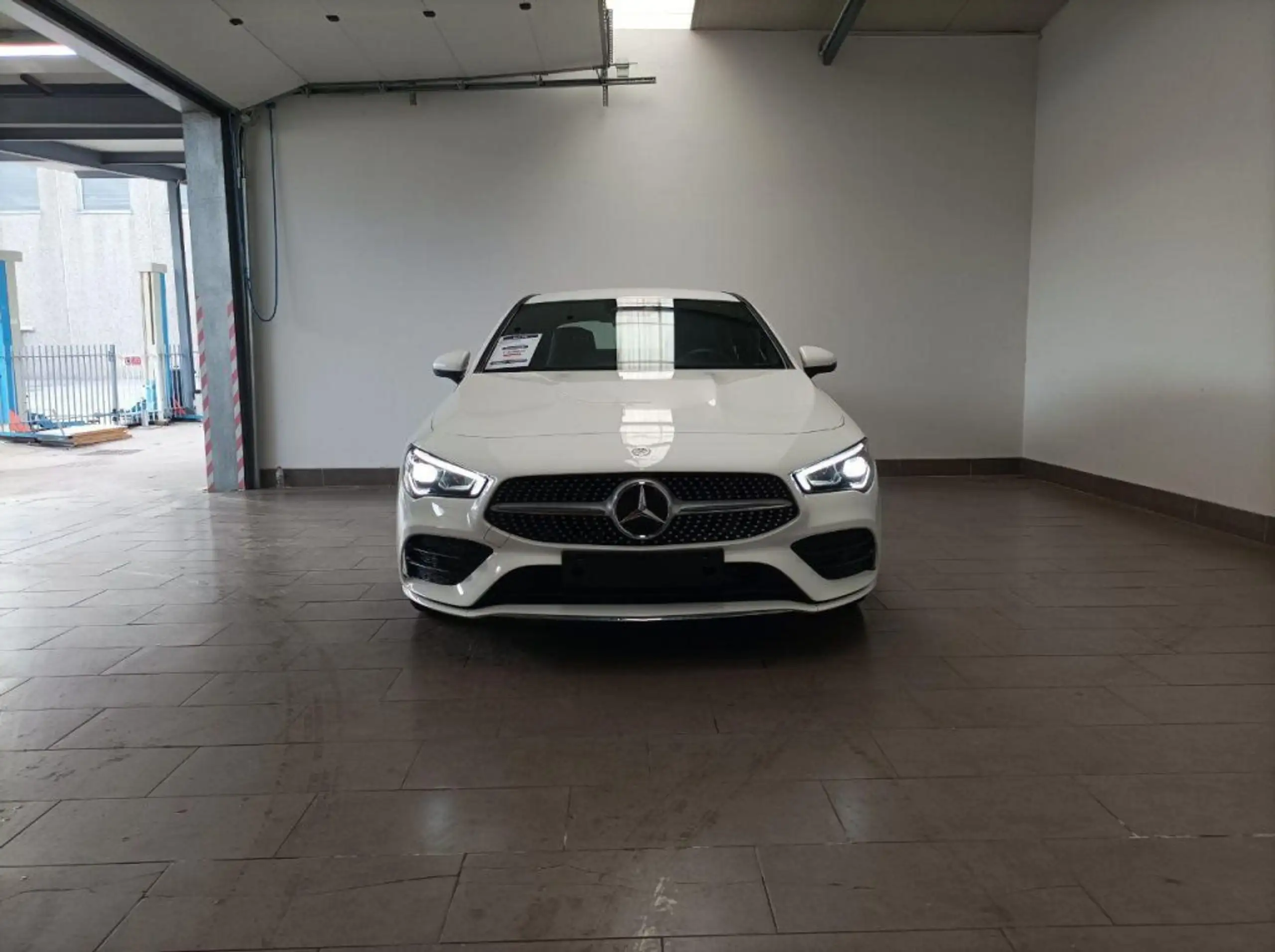 Mercedes-Benz - CLA 180