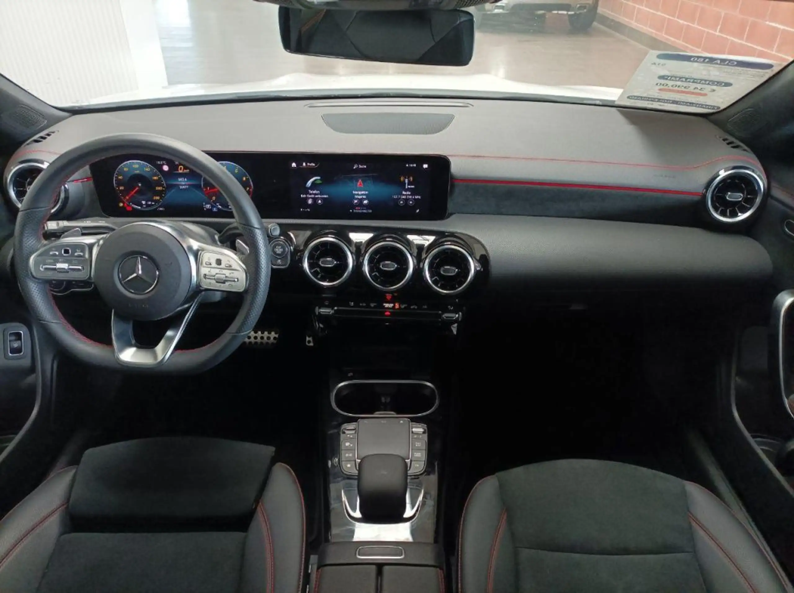 Mercedes-Benz - CLA 180