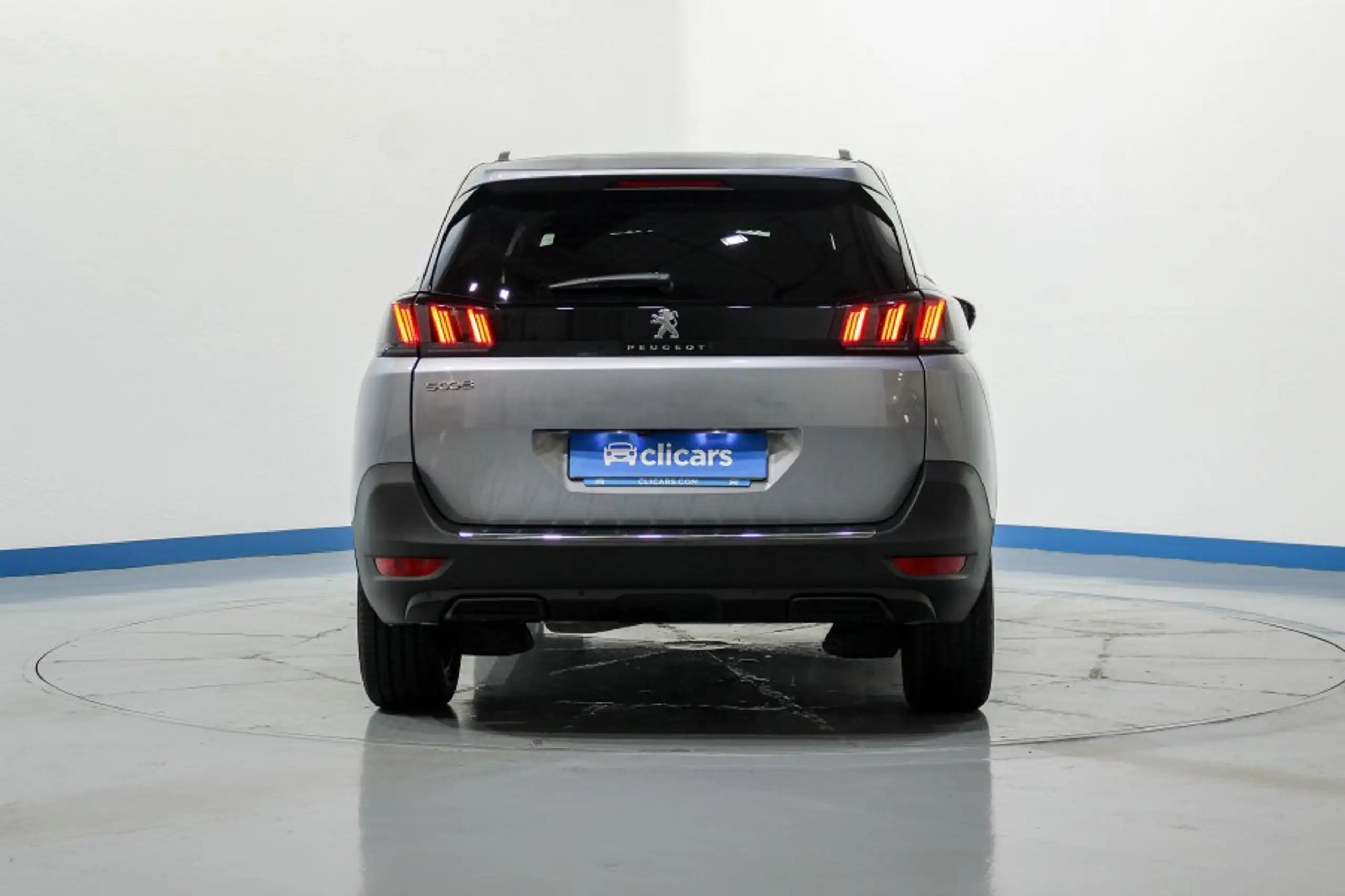 Peugeot - 5008