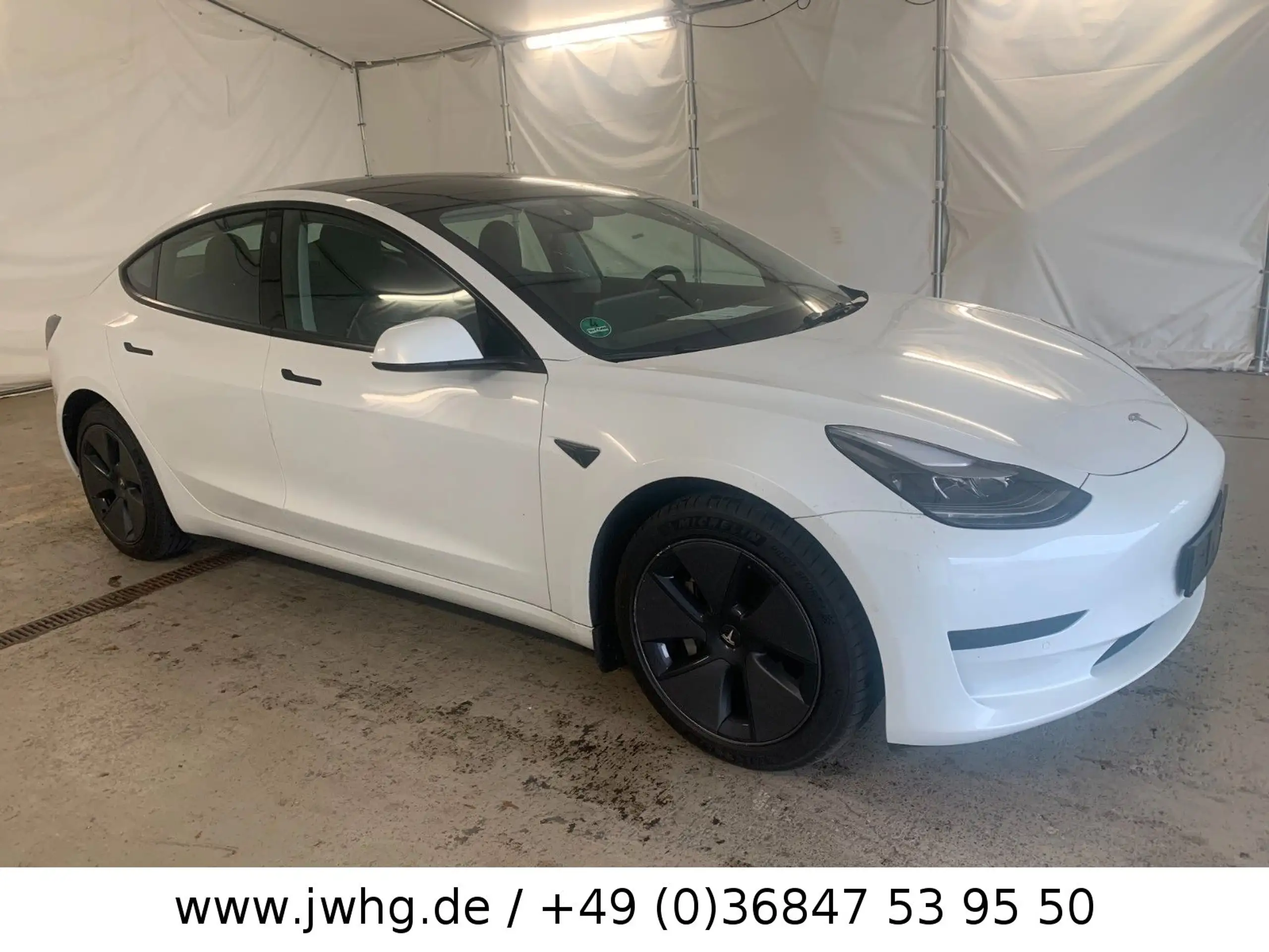 Tesla - Model 3