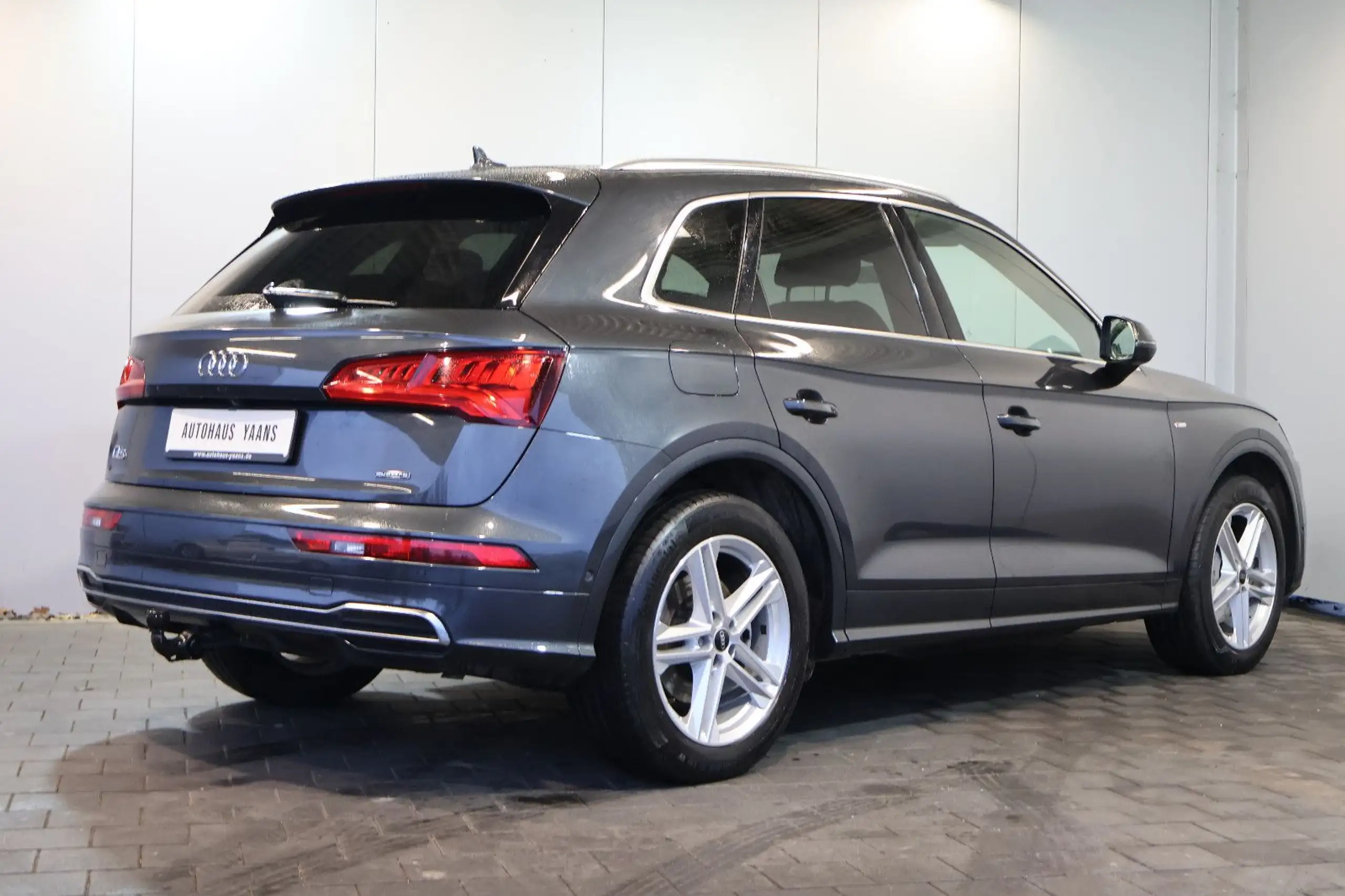 Audi - Q5