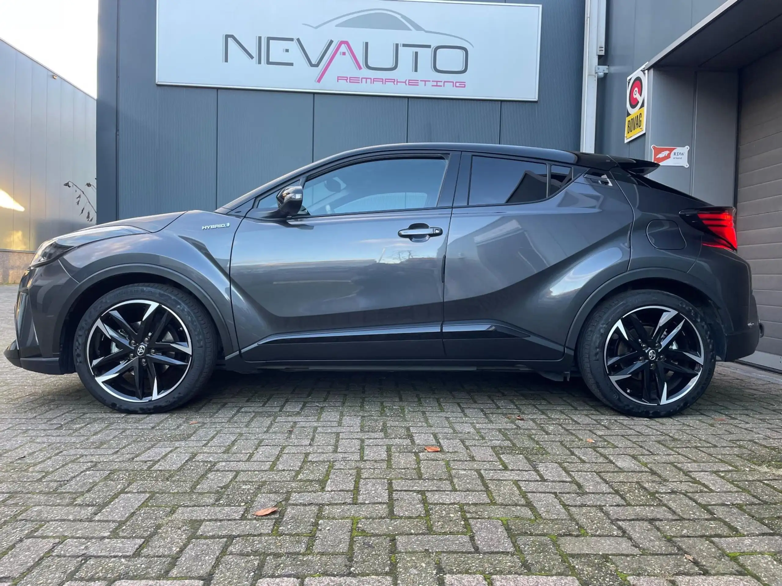 Toyota - C-HR