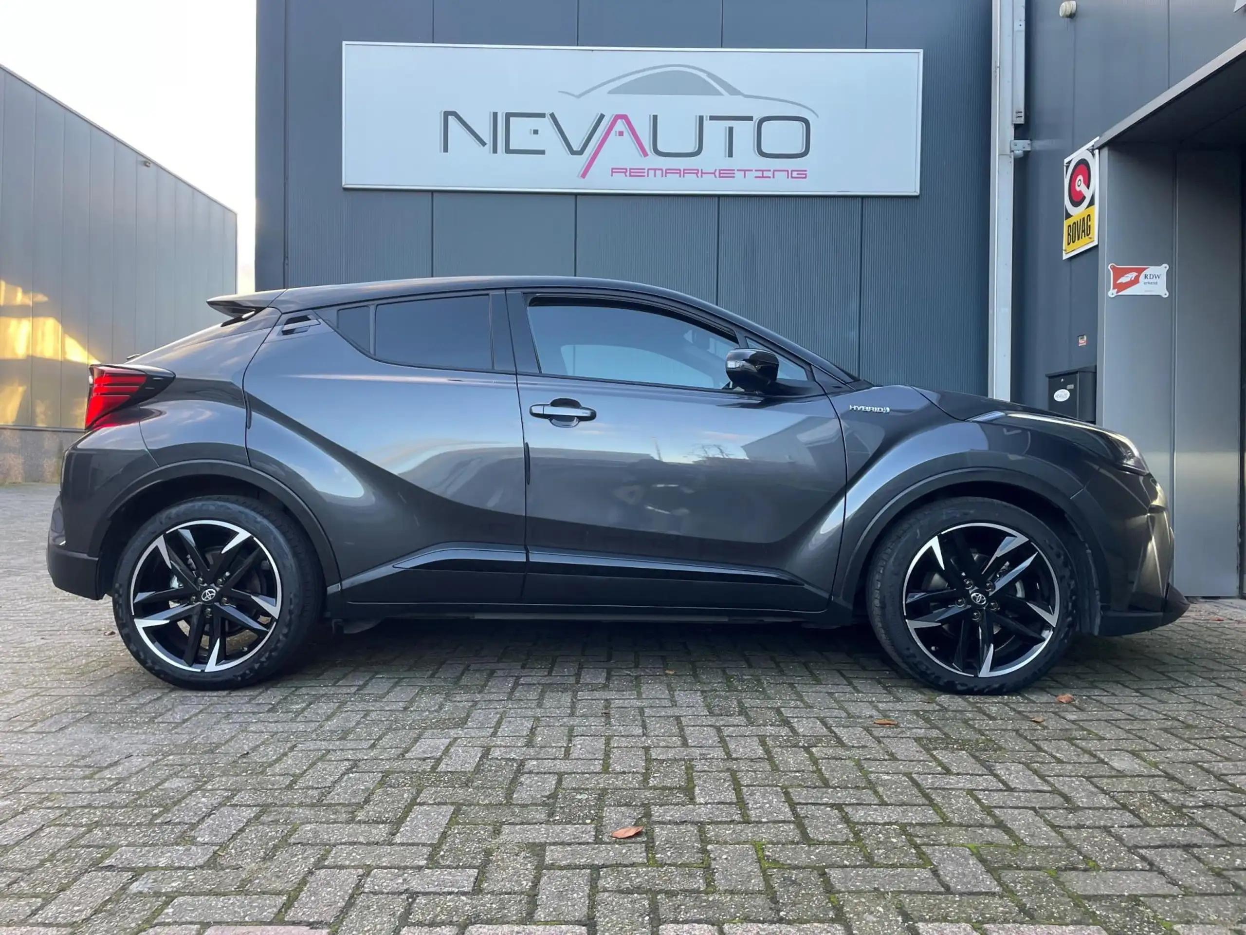 Toyota - C-HR