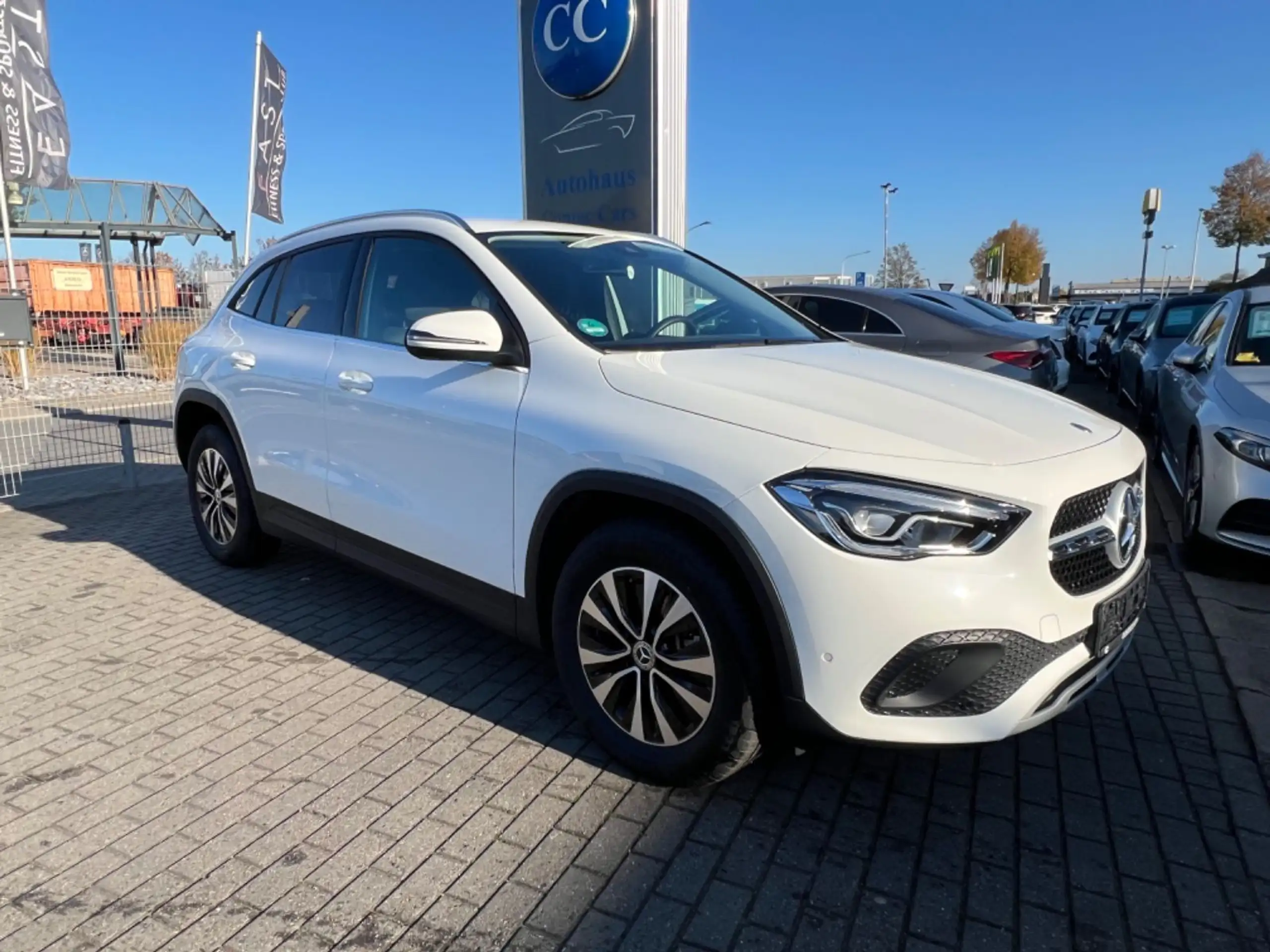 Mercedes-Benz - GLA 250