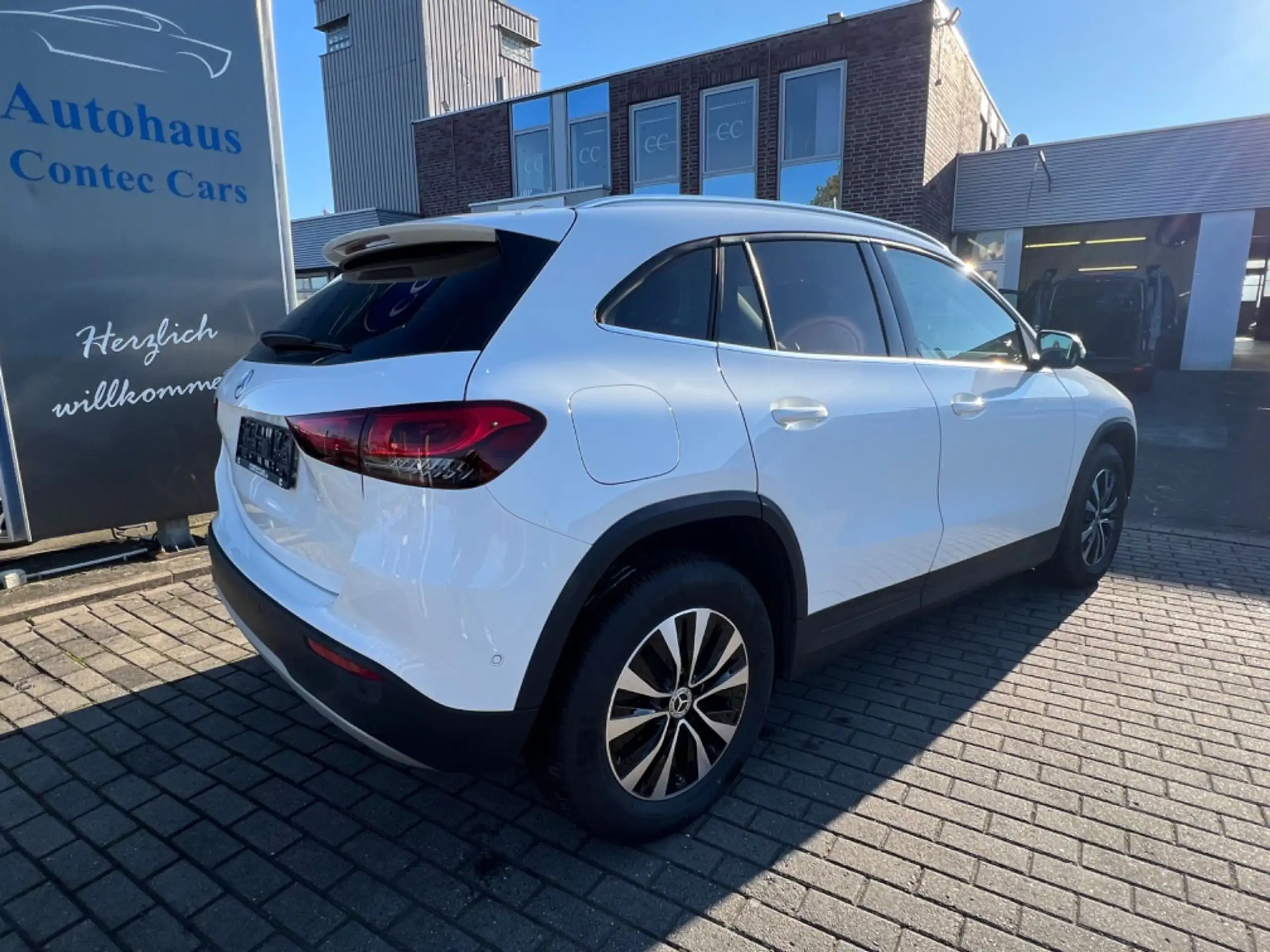 Mercedes-Benz - GLA 250