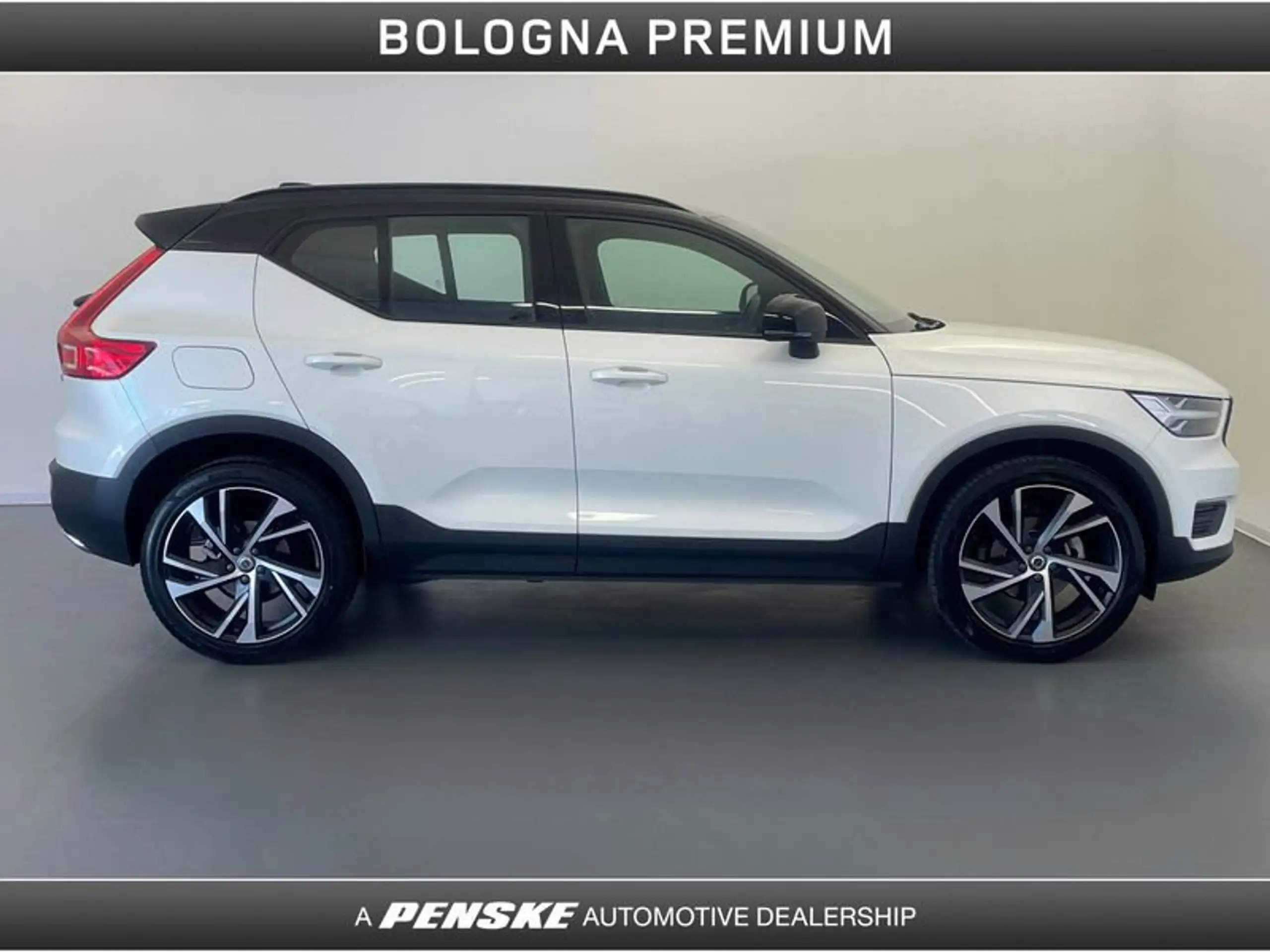 Volvo - XC40